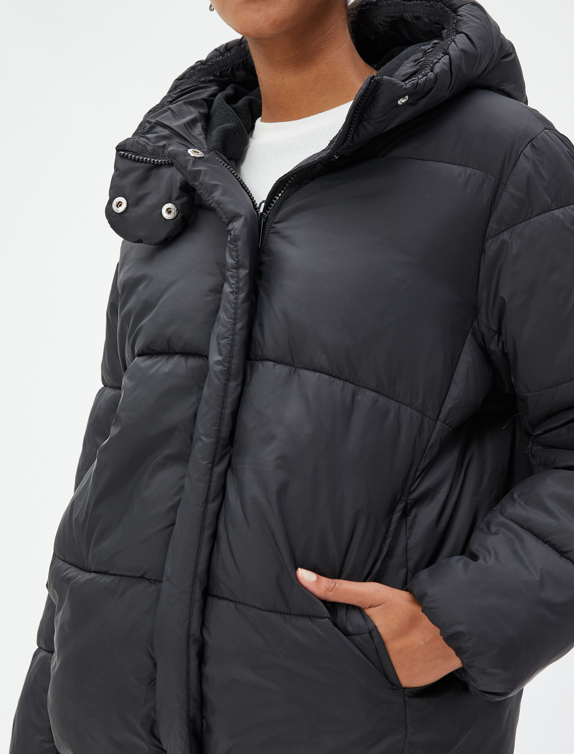 Kısa Şişme Mont Kapüşonlu Cep Detaylı Fermuarlı