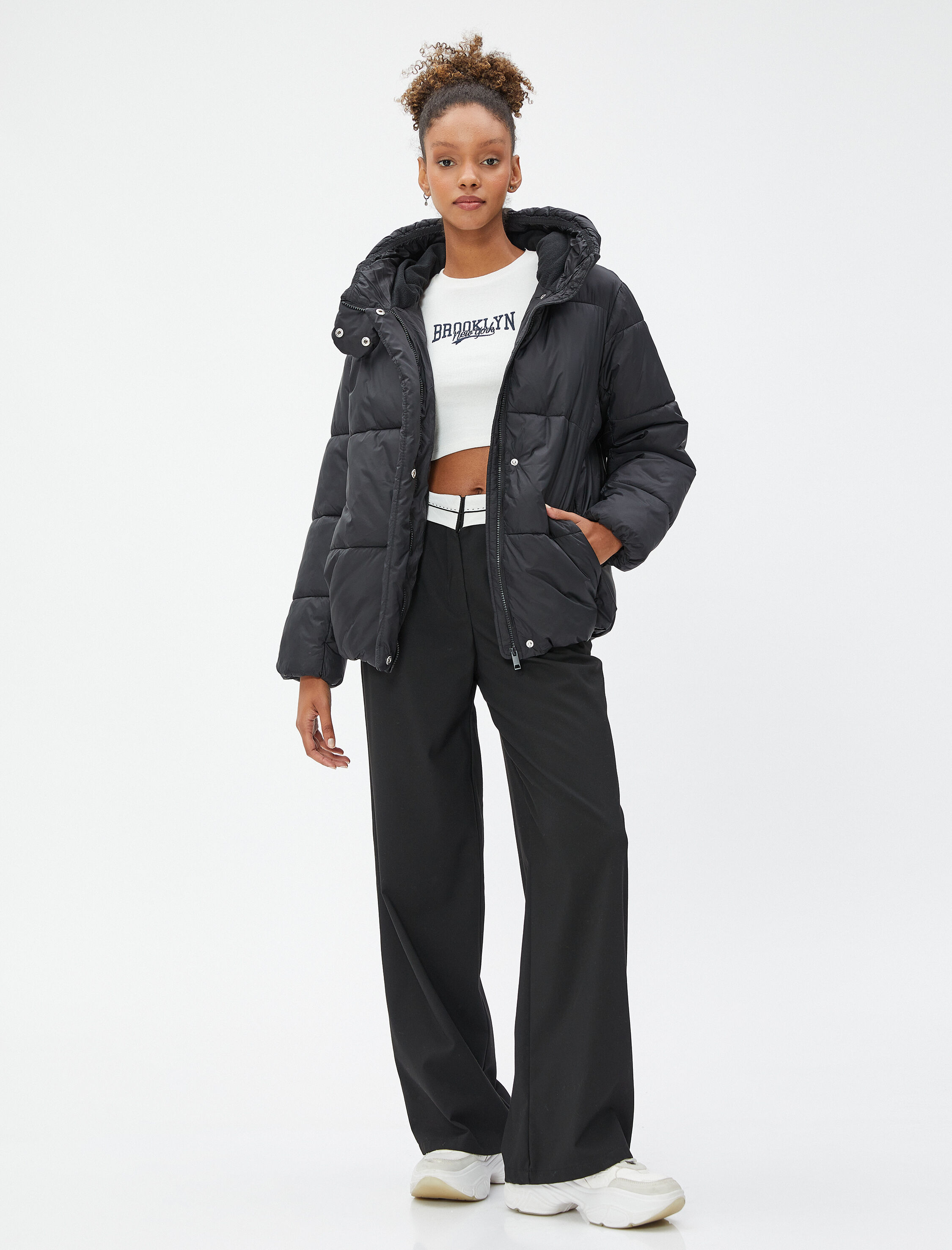 Kısa Şişme Mont Kapüşonlu Cep Detaylı Fermuarlı