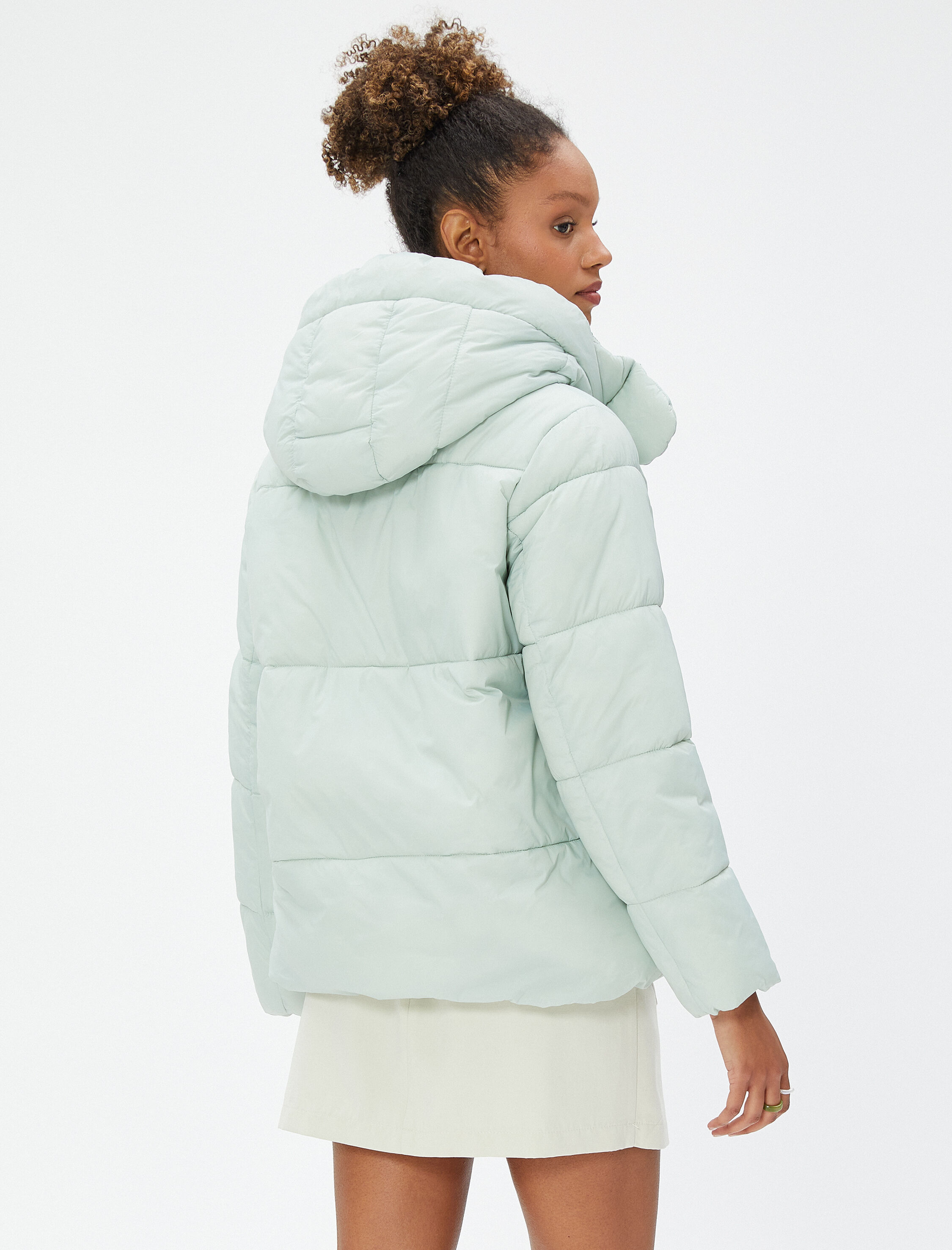 Kısa Şişme Mont Kapüşonlu Cep Detaylı Fermuarlı