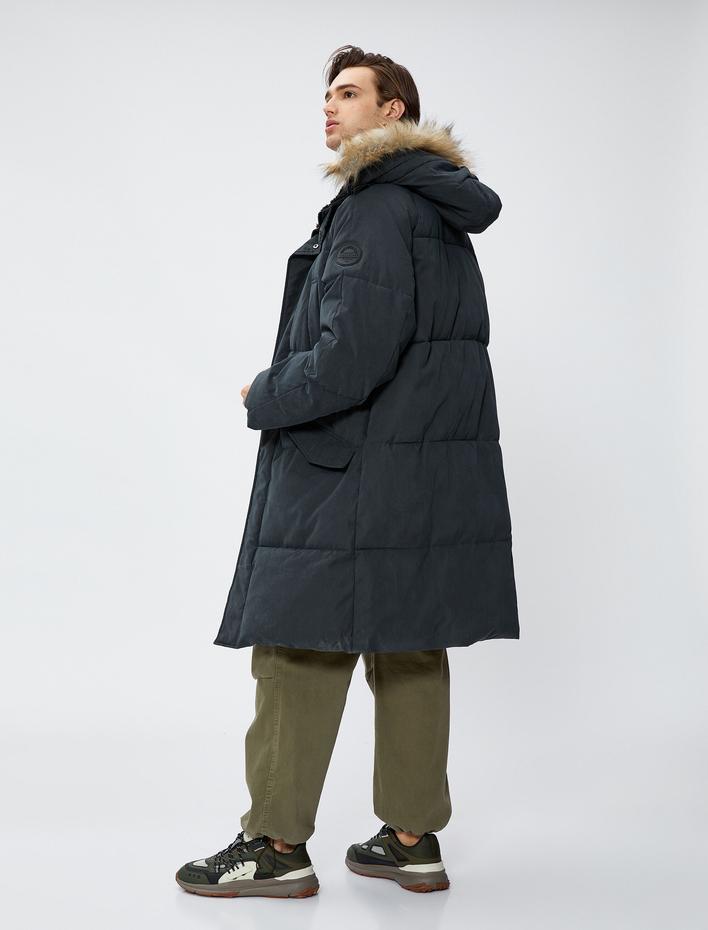  Uzun Şişme Mont Kapşonlu Suni Kürk Detaylı Fermuarlı Cepli