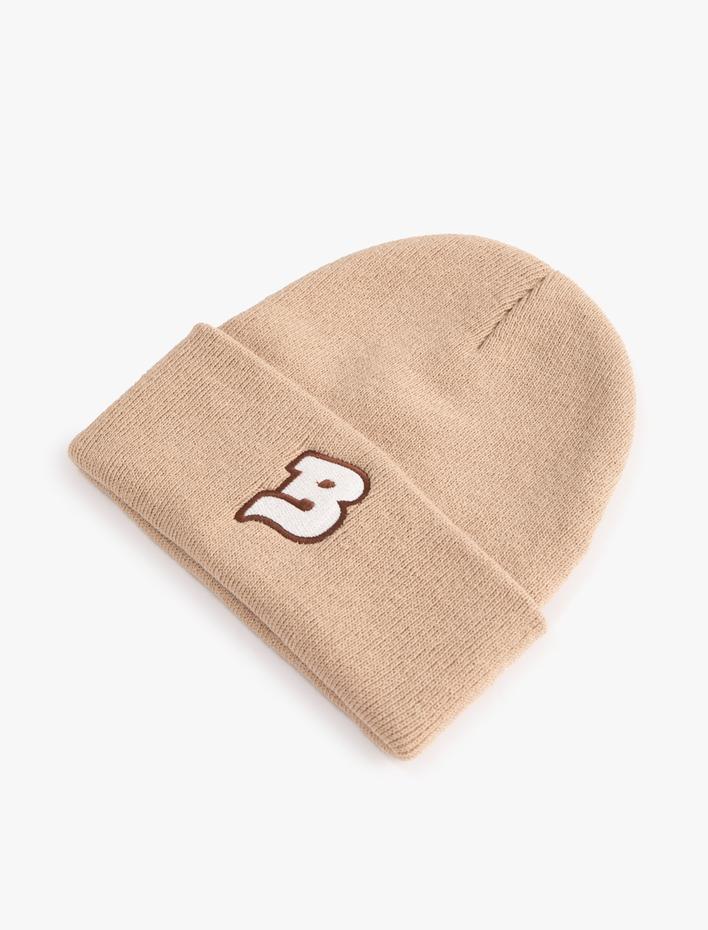 Erkek Akrilik Kolej Bere Harf İşlemeli Katlama Detaylı