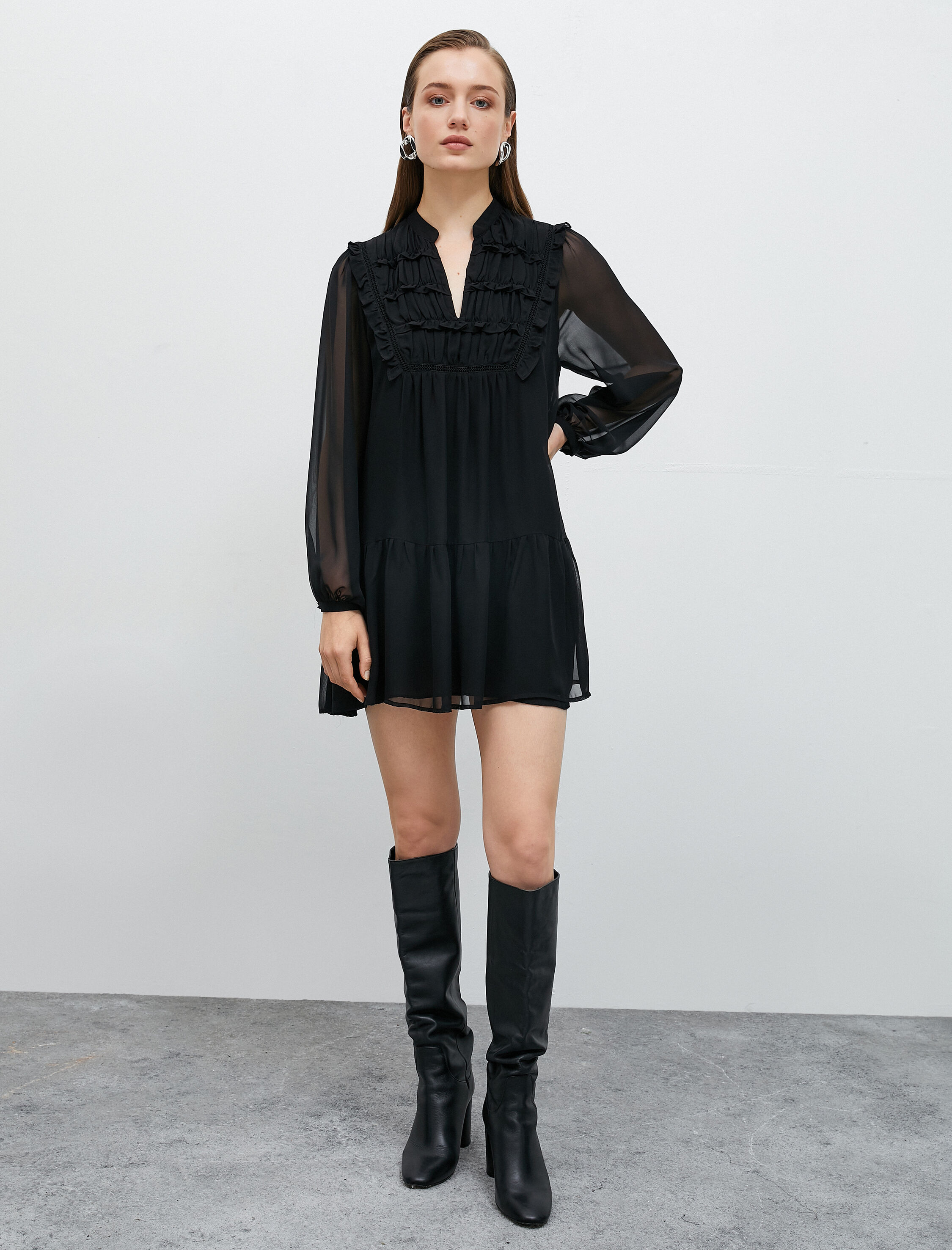   Mini Fırfırlı Şifon Elbise Katlı