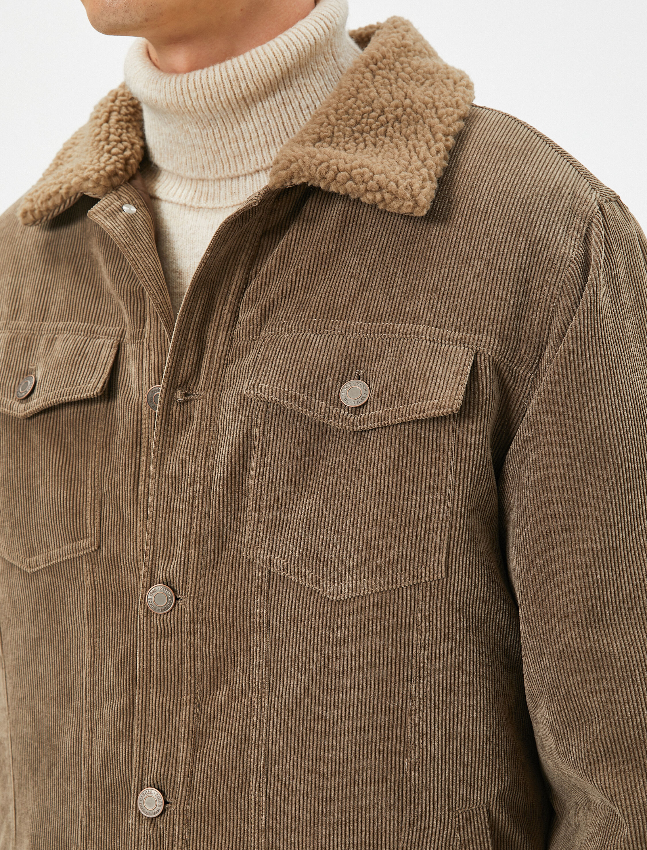   Kadife Görünümlü Ceket Peluş Yaka Detaylı Çift Cepli Düğmeli