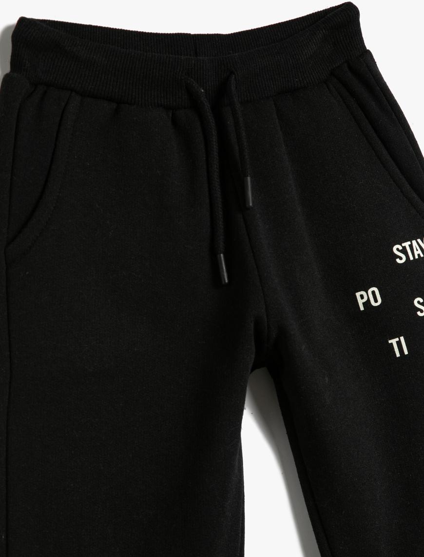  Erkek Çocuk Jogger Eşofman Altı Beli Bağlamalı Cepli Baskı Detaylı