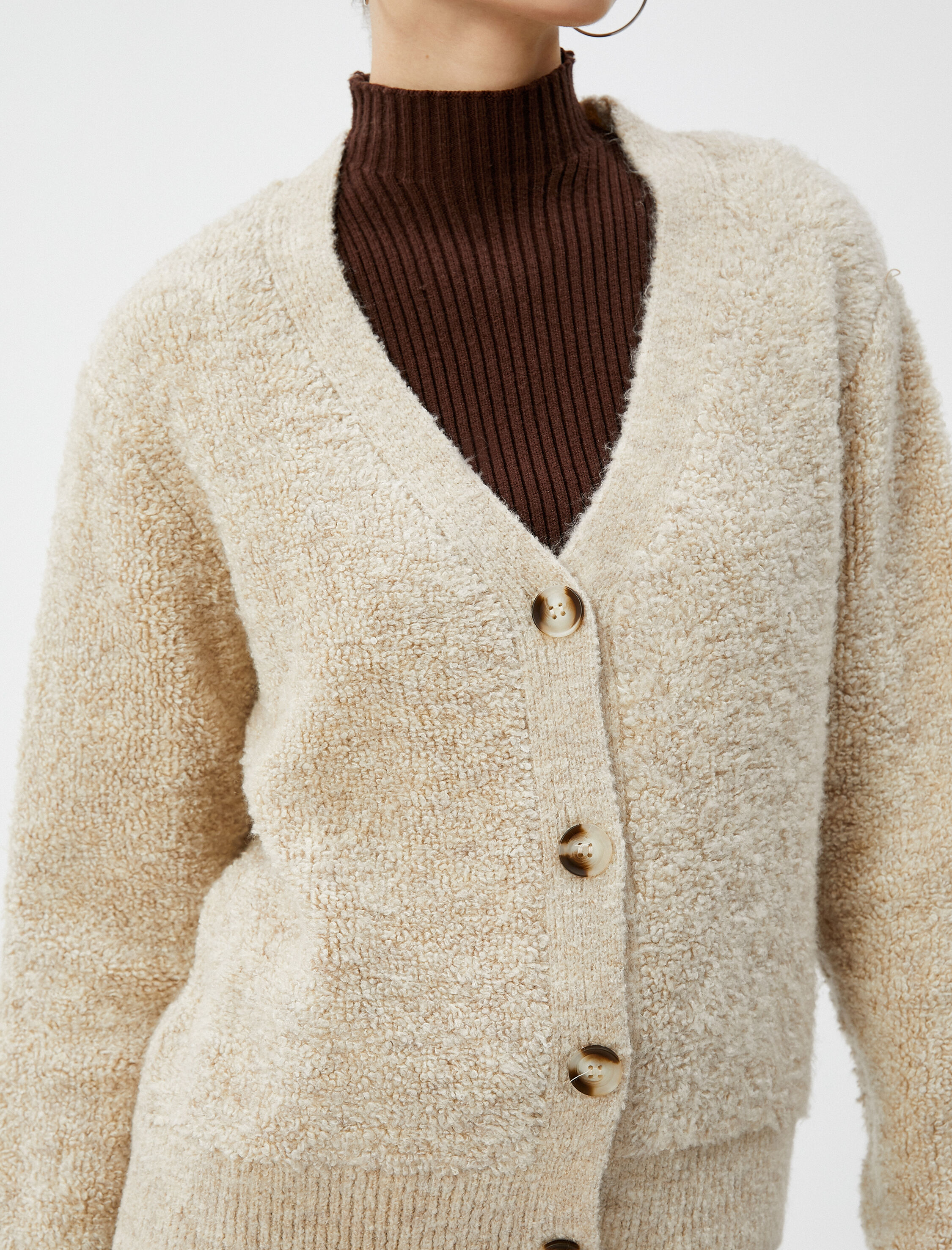   Peluş Hırka V Yaka Uzun Kollu Düğmeli