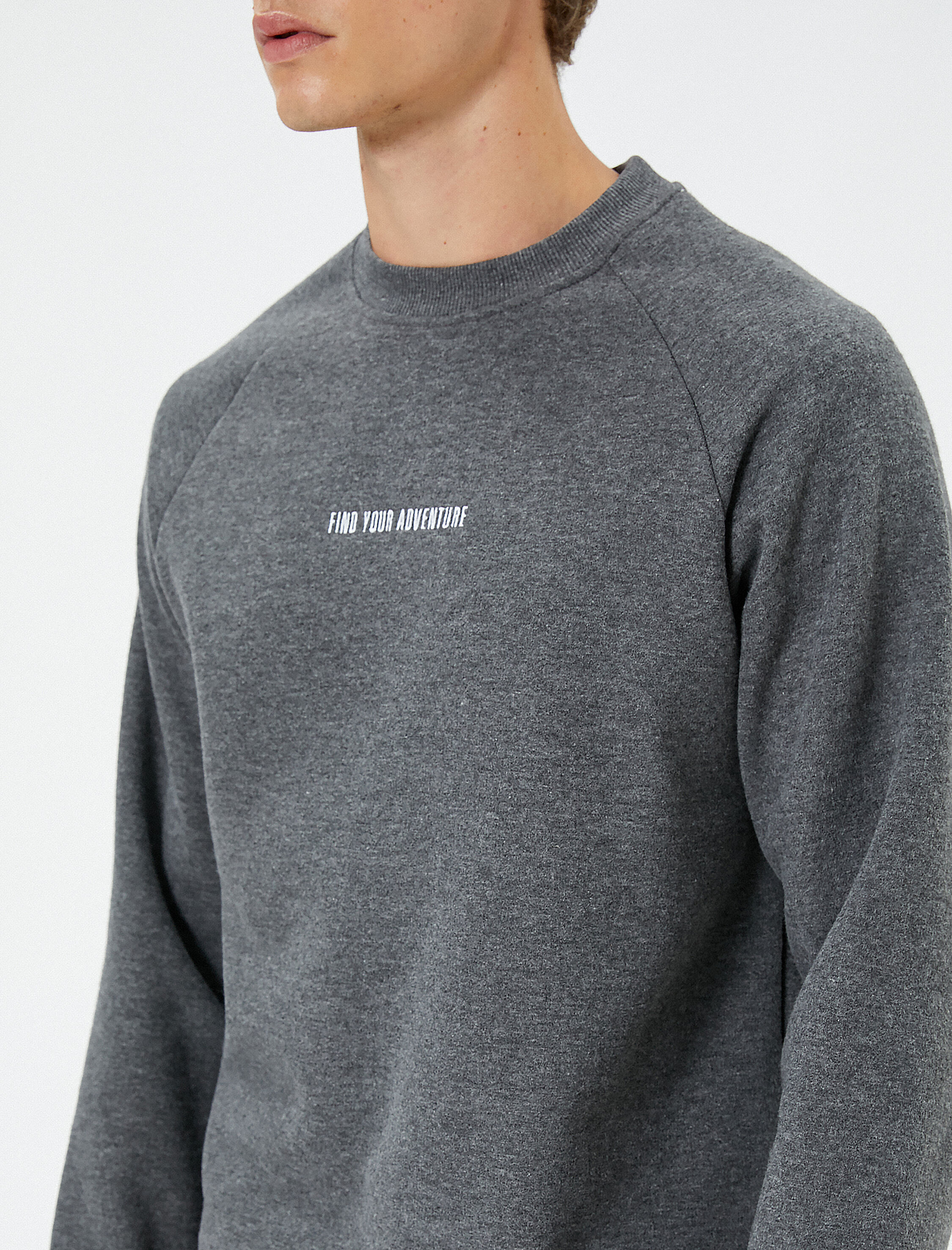 Bisiklet Yaka Sweatshirt Slogan İşlemeli Reglan Kollu Şardonlu