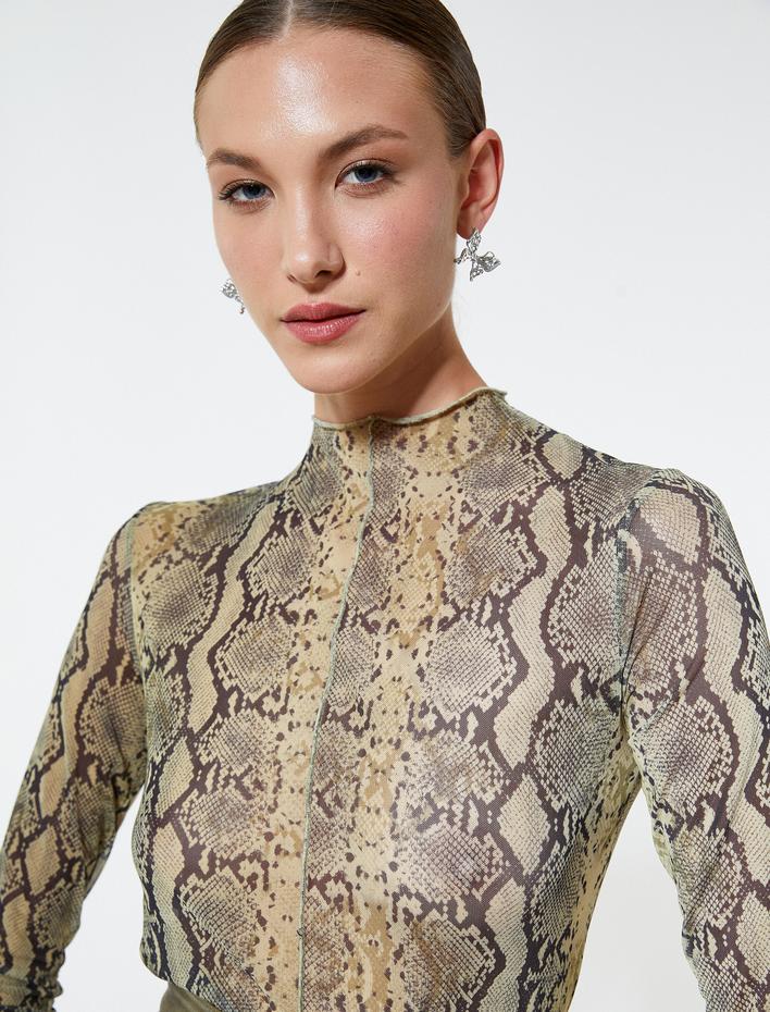  Yılan Derisi Görünümlü Tişört Dik Yaka Uzun Kollu