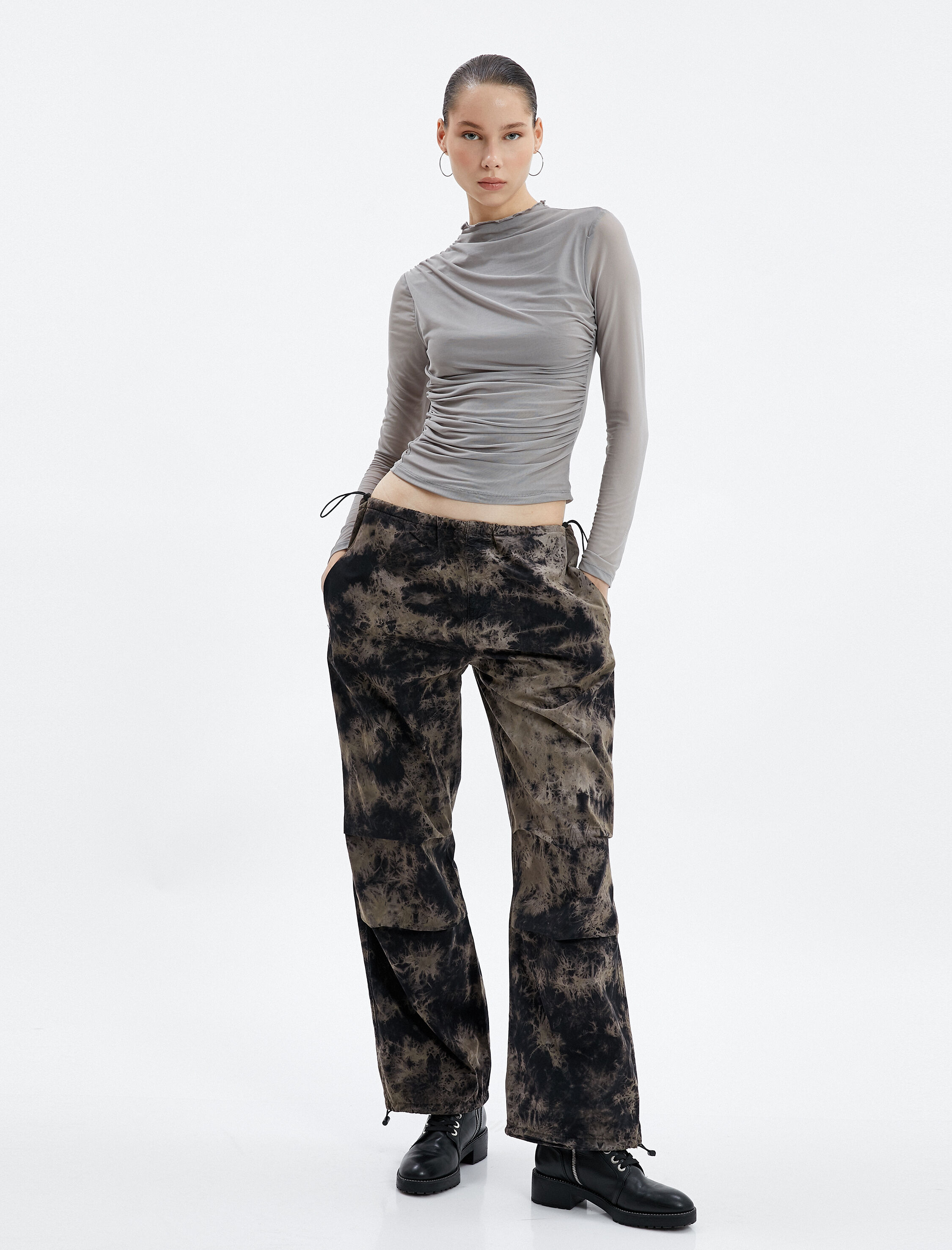   Tül Bluz Astarlı Uzun Kollu Büzgülü Dik Yaka