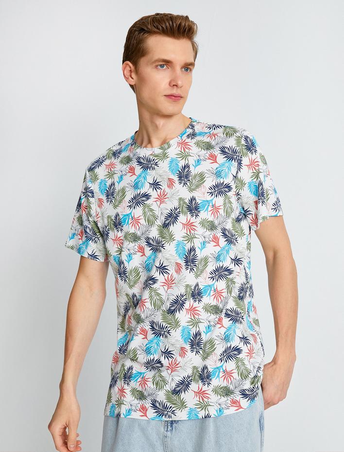  Yaprak Desenli Tişört