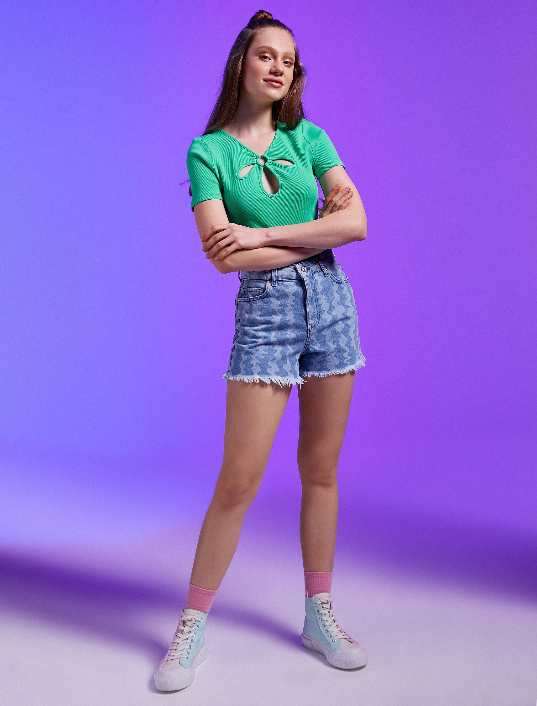   Crop Tişört Pencere Detaylı Pamuklu