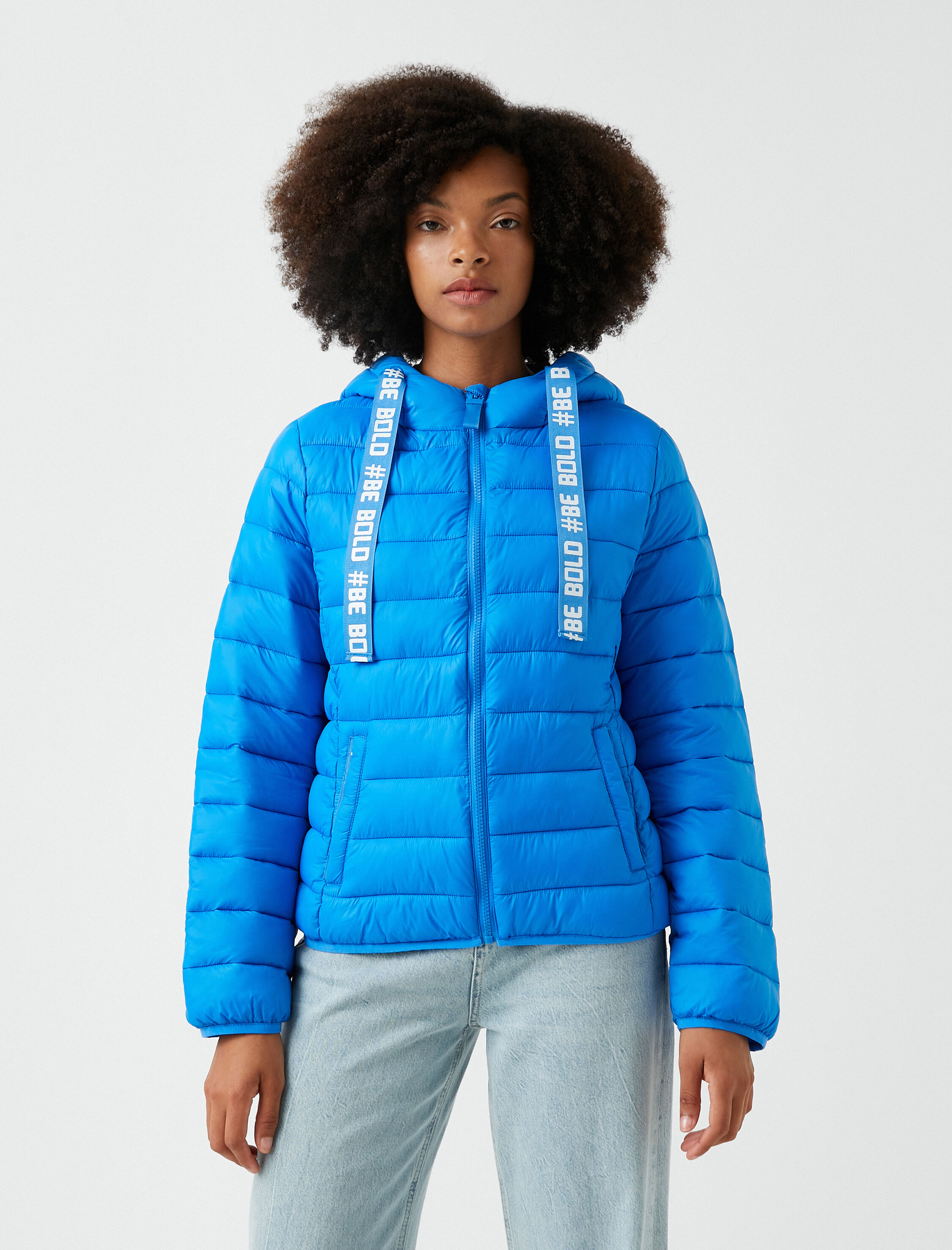   Şişme Mont Kapüşonlu Yazı Baskılı