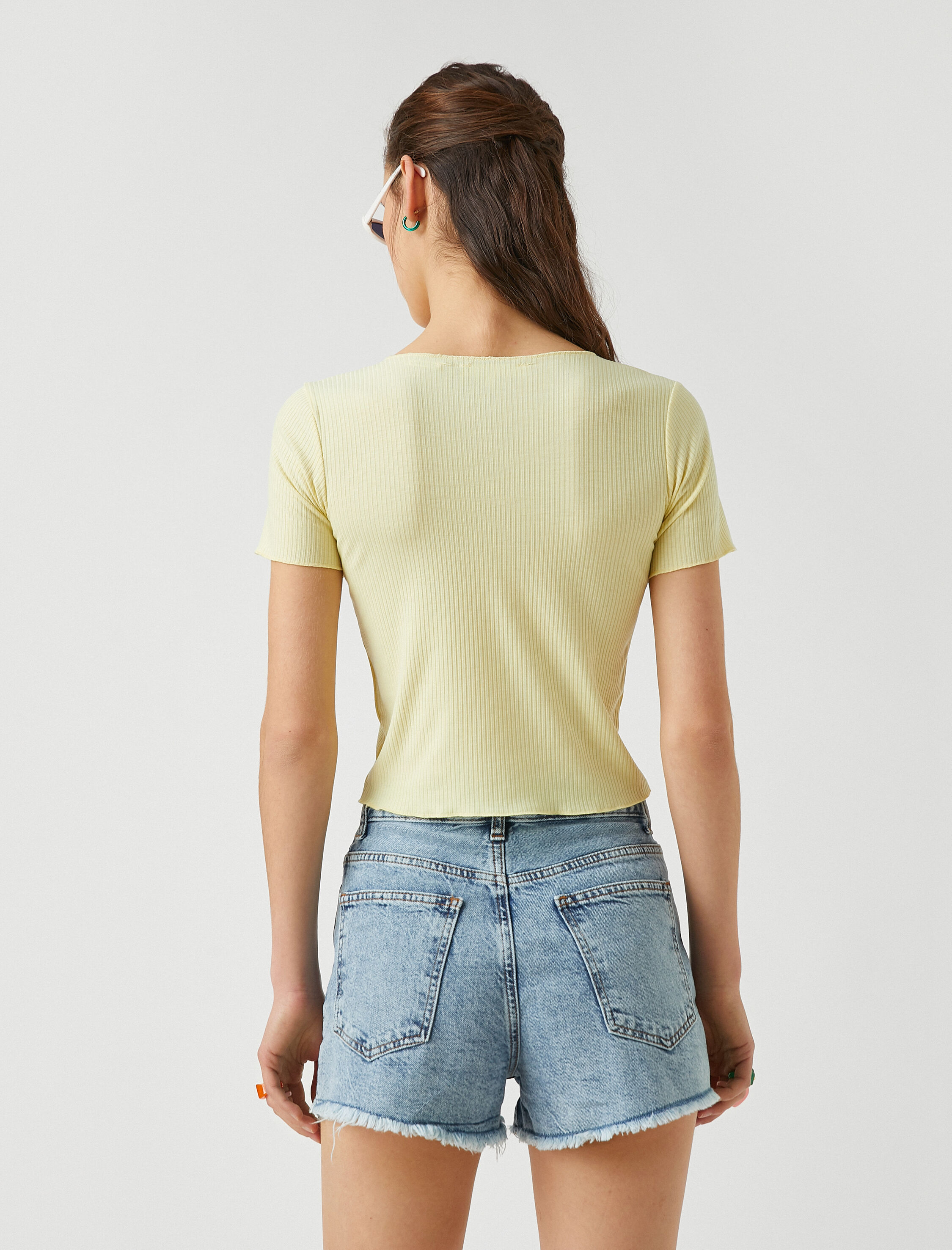   Kısa Kollu Fırfırlı Basic Tişört