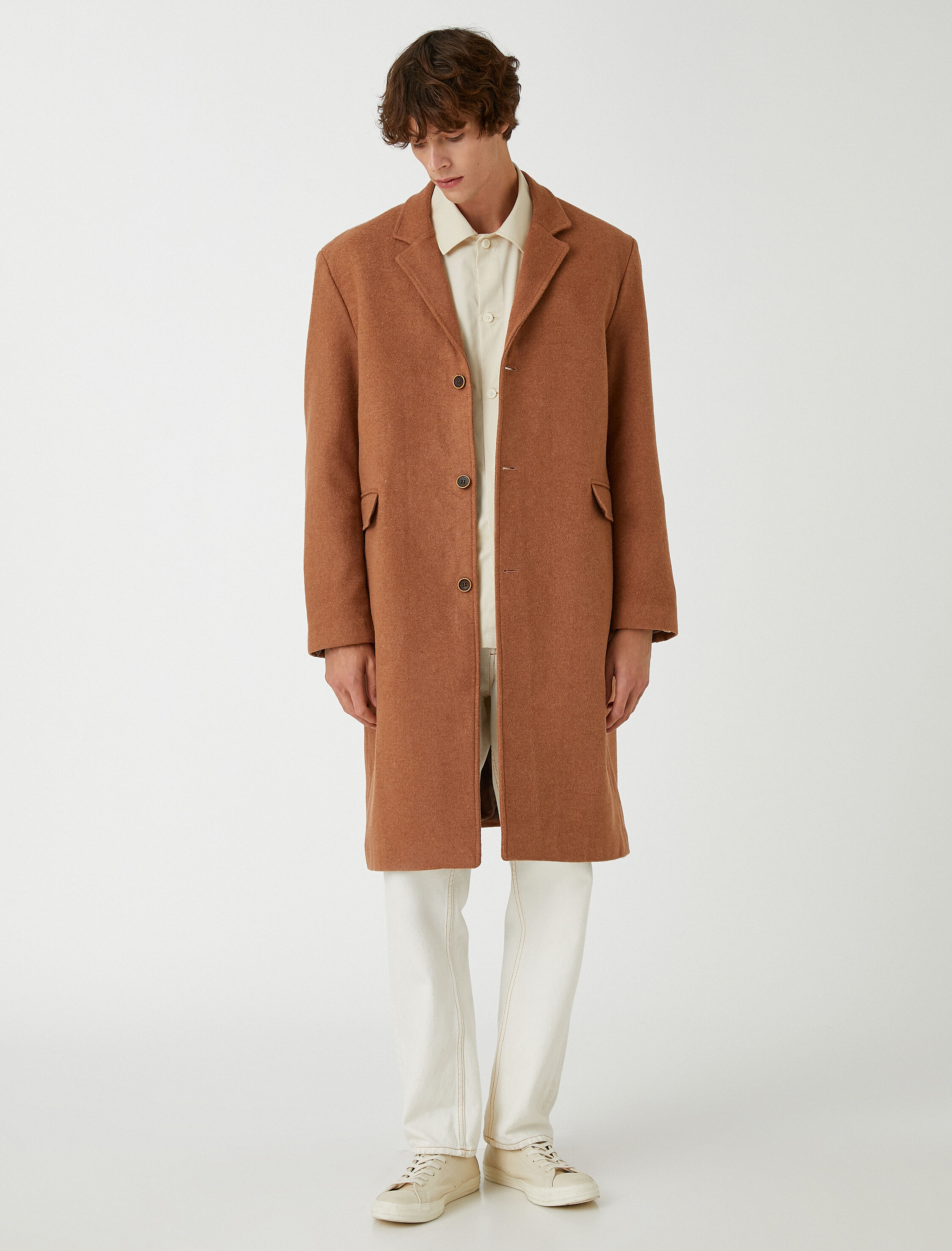   Basic Kaşe Kaban Düğme Detaylı