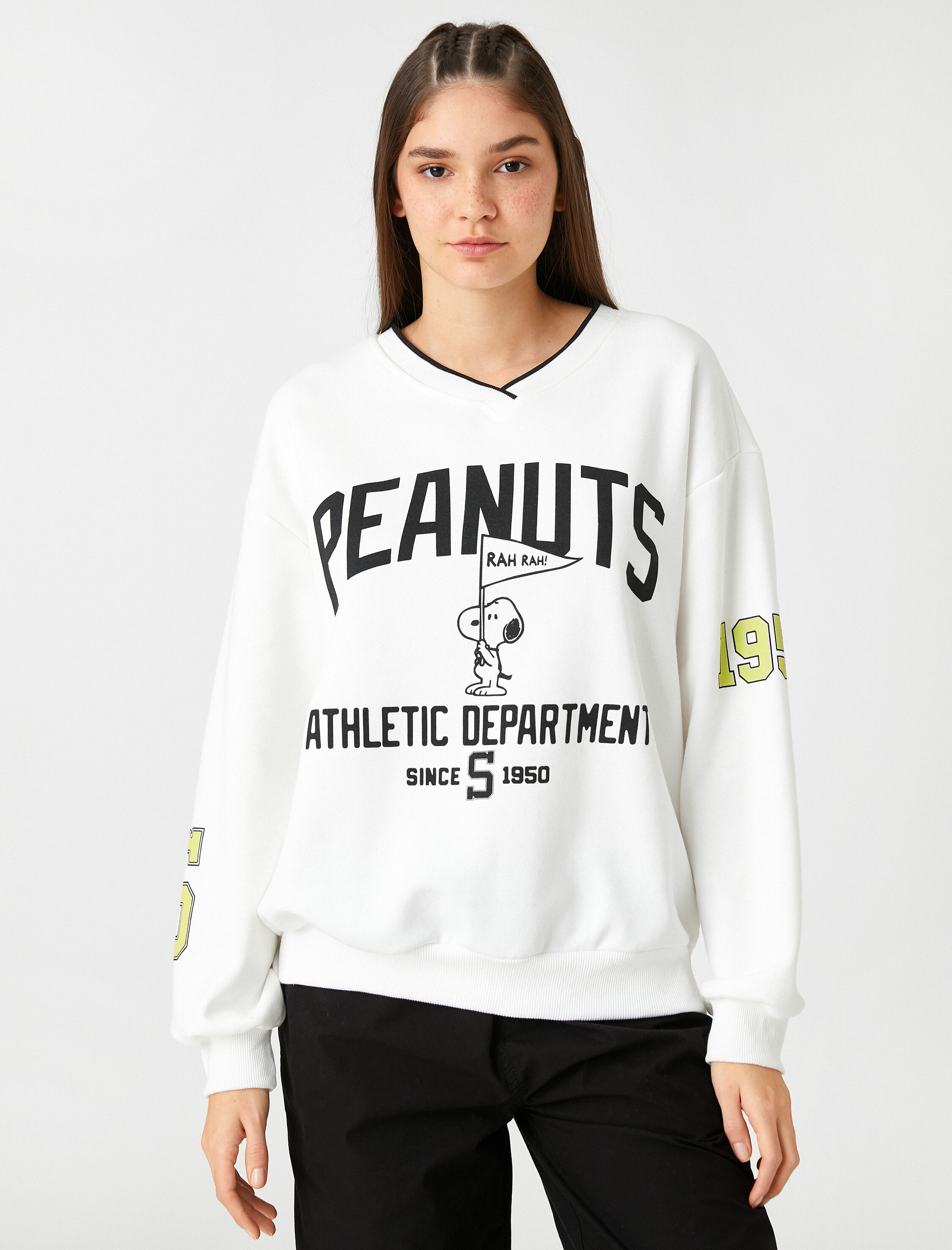   Şardonlu Snoopy Lisanslı Sweatshirt Oversize V Yaka Uzun Kollu