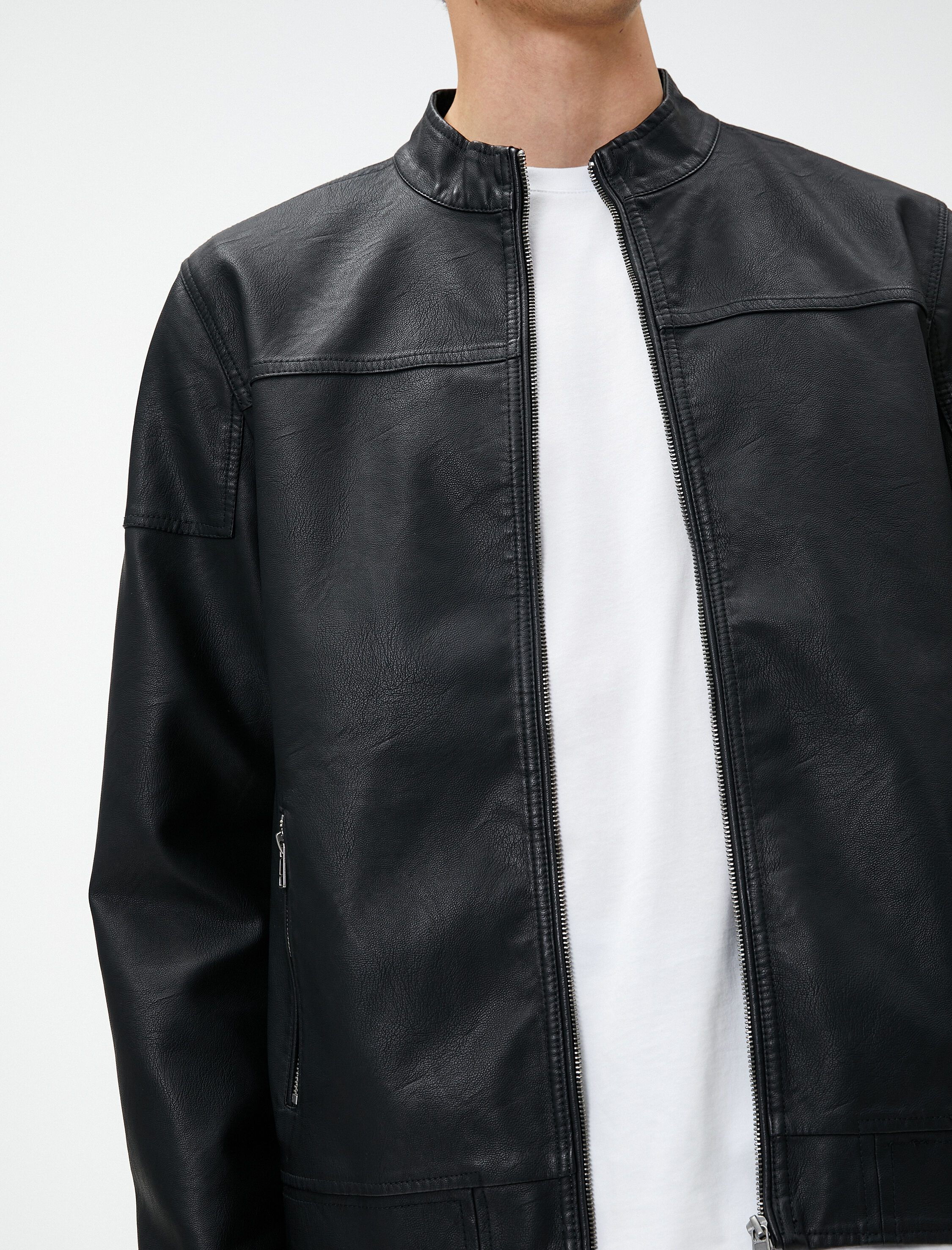   Deri Görünümlü Ceket Yuvarlak Yaka Cepli Fermuarlı