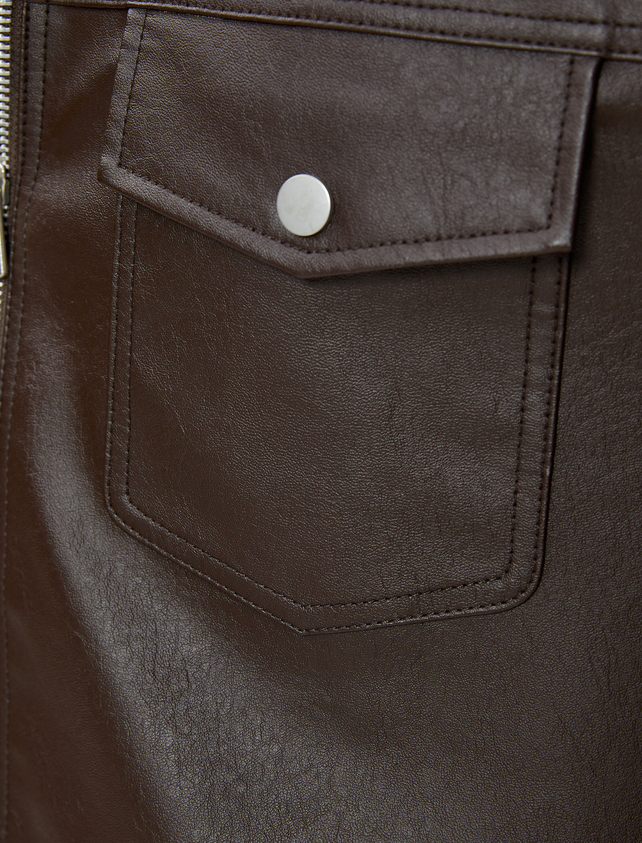   Deri Görünümlü Mevsimlik Ceket Klasik Yaka Cep Detaylı Fermuarlı