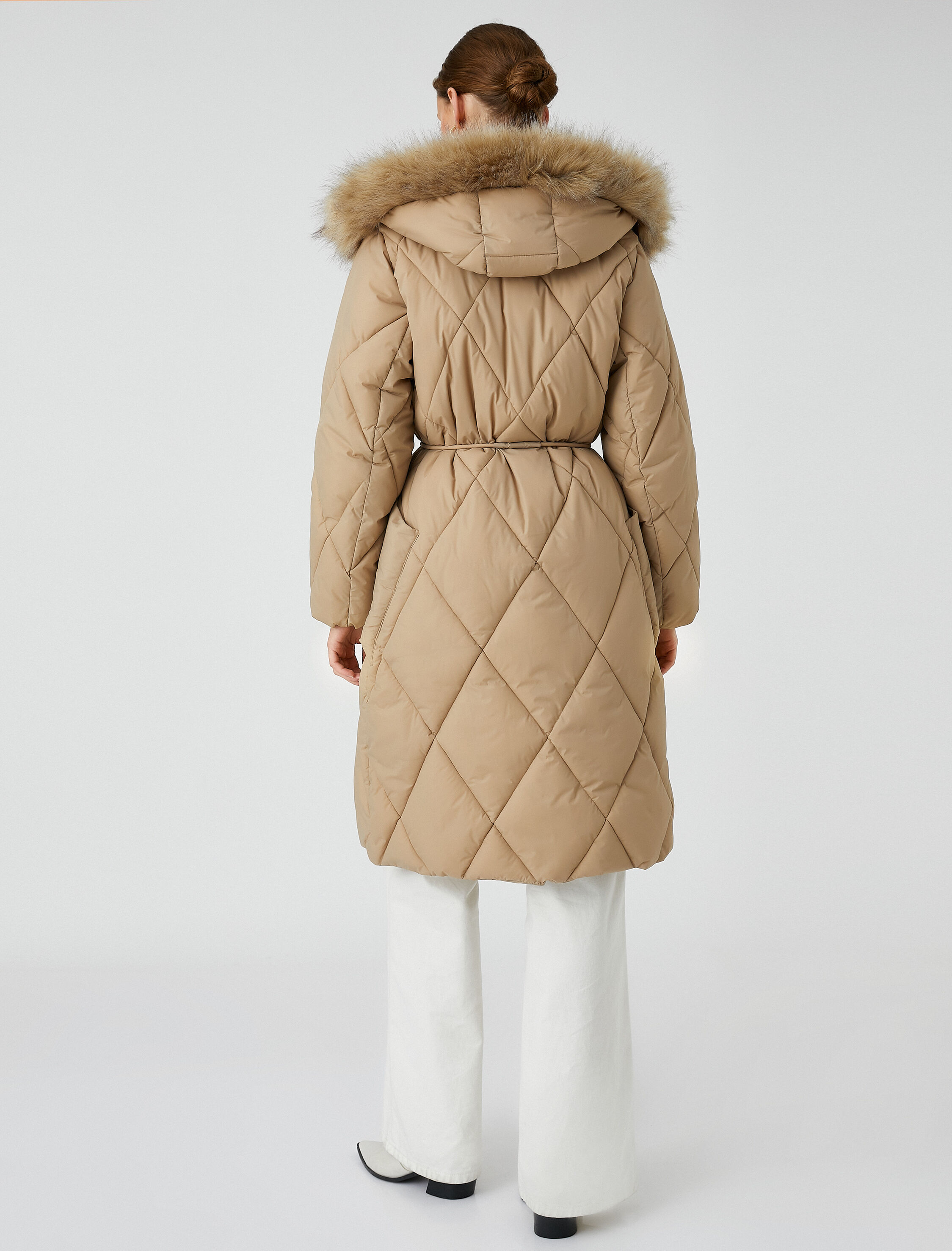   Şişme Mont Peluş Detaylı Kemerli Çıtçıtlı Kapüşonlu