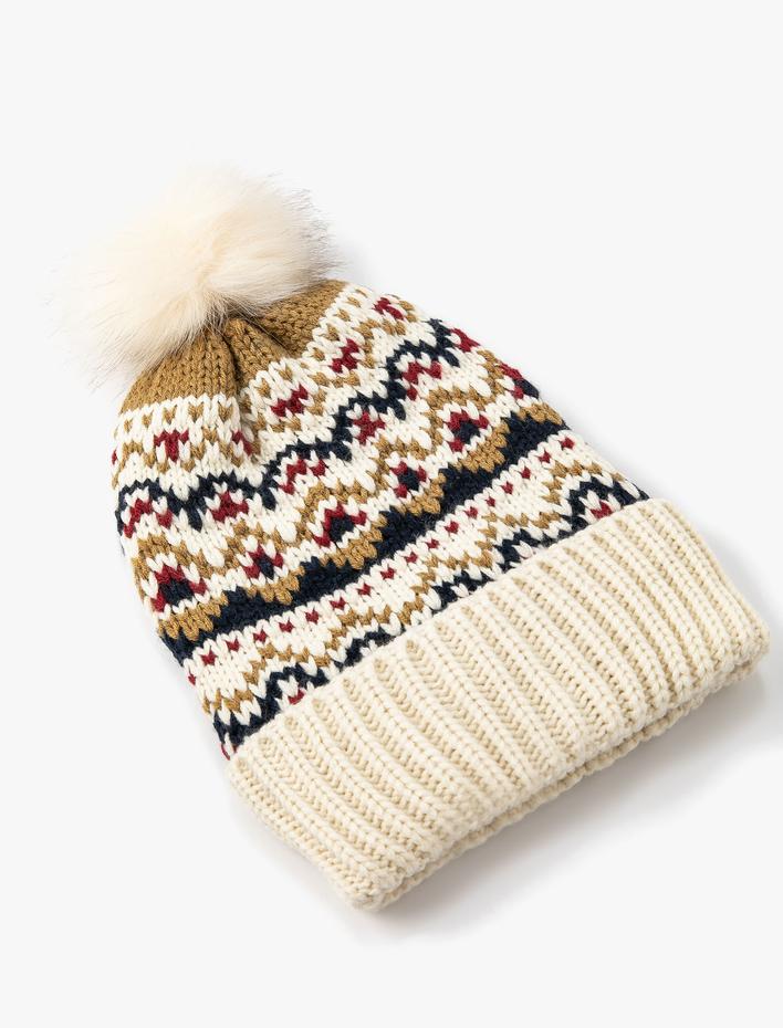 Kadın Örgü Bere Ponpon Detaylı Etnik Desenli