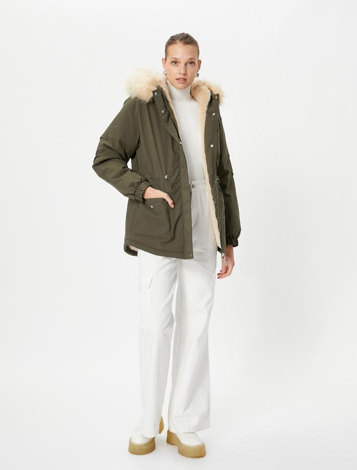  Şişme Mont Kapüşonlu Peluş Detaylı Beli Lastikli