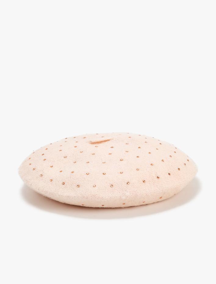 Kadın Ressam Şapka Boncuk Detaylı