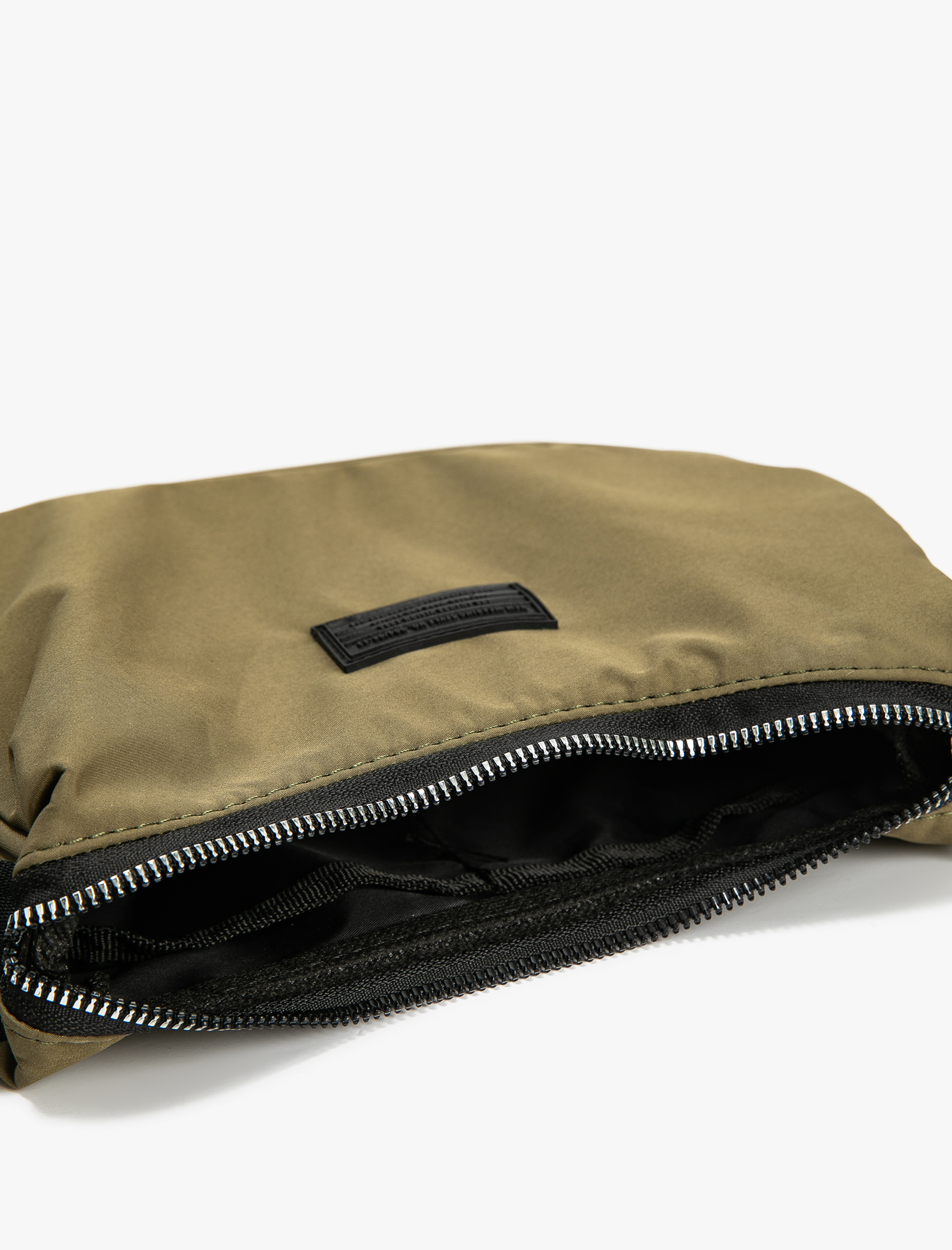  Kadın Paraşüt Çanta Fermuarlı Kalın Askılı Etiketli Cüzdan Detaylı