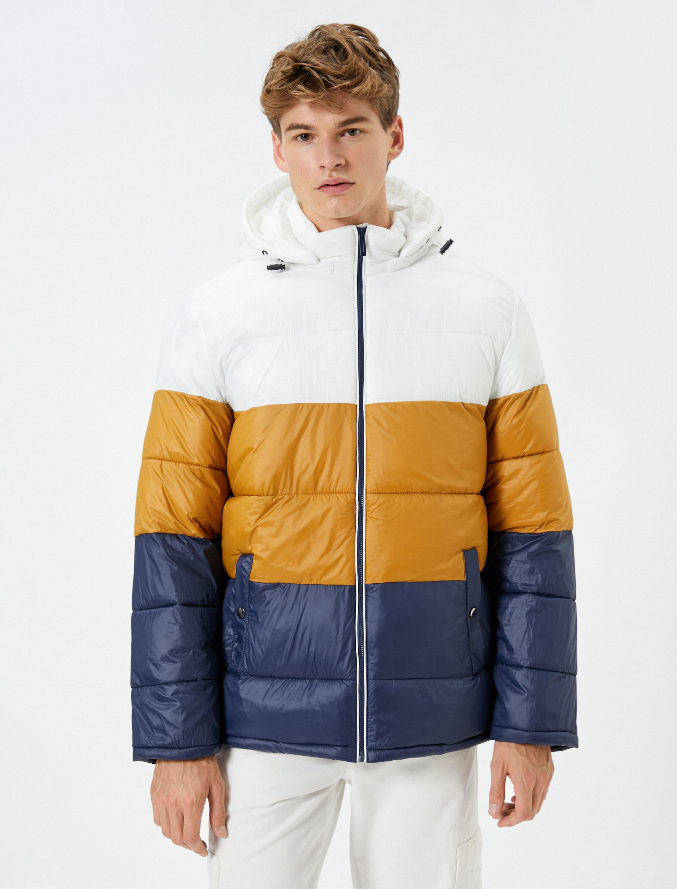   Şişme Mont Kapşonlu Renk Bloklu Fermuarlı Cepli