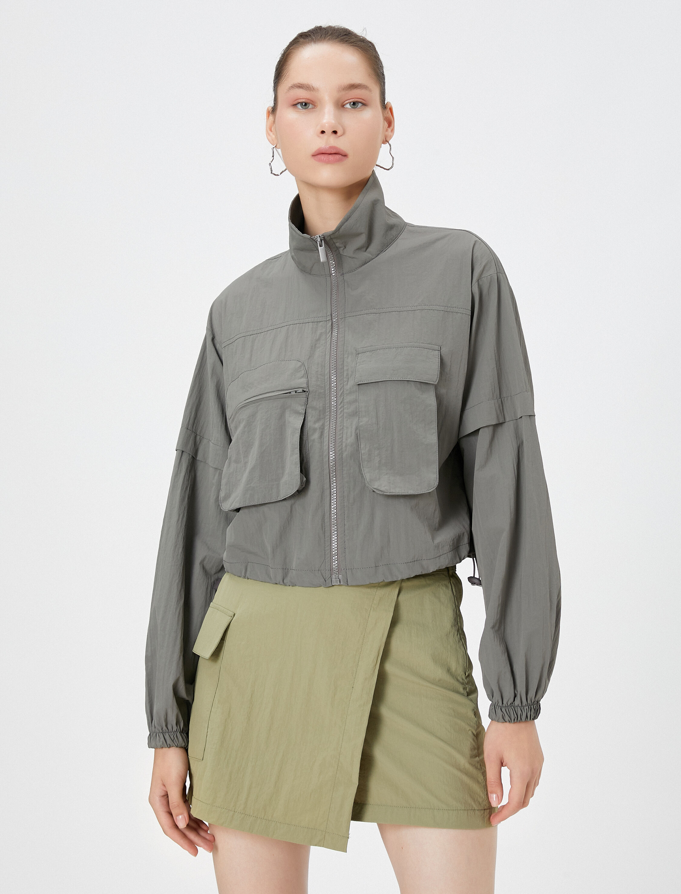   Fermuarlı Paraşüt Mevsimlik Ceket Dik Yaka Kapaklı Çift Cep Detaylı