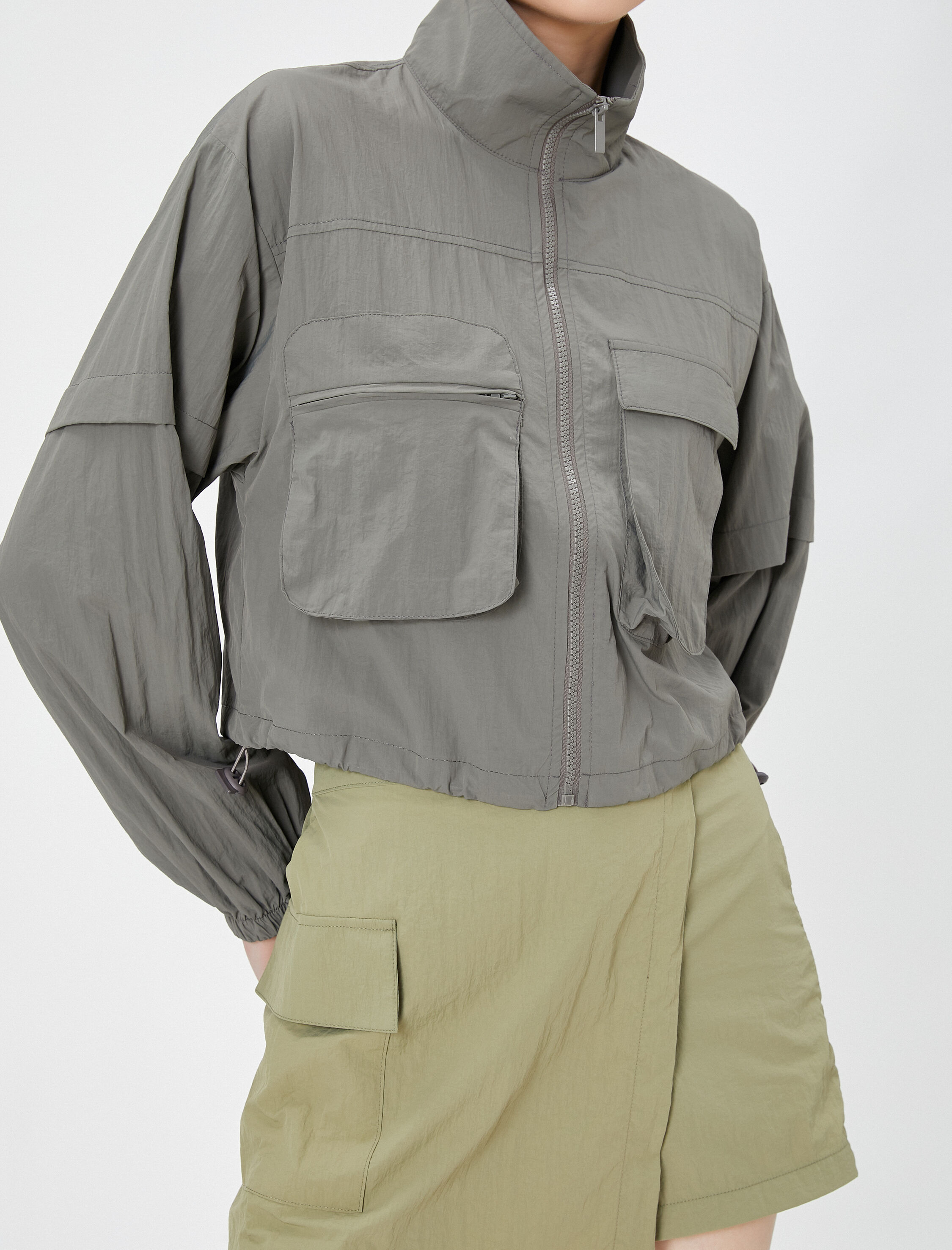   Fermuarlı Paraşüt Mevsimlik Ceket Dik Yaka Kapaklı Çift Cep Detaylı