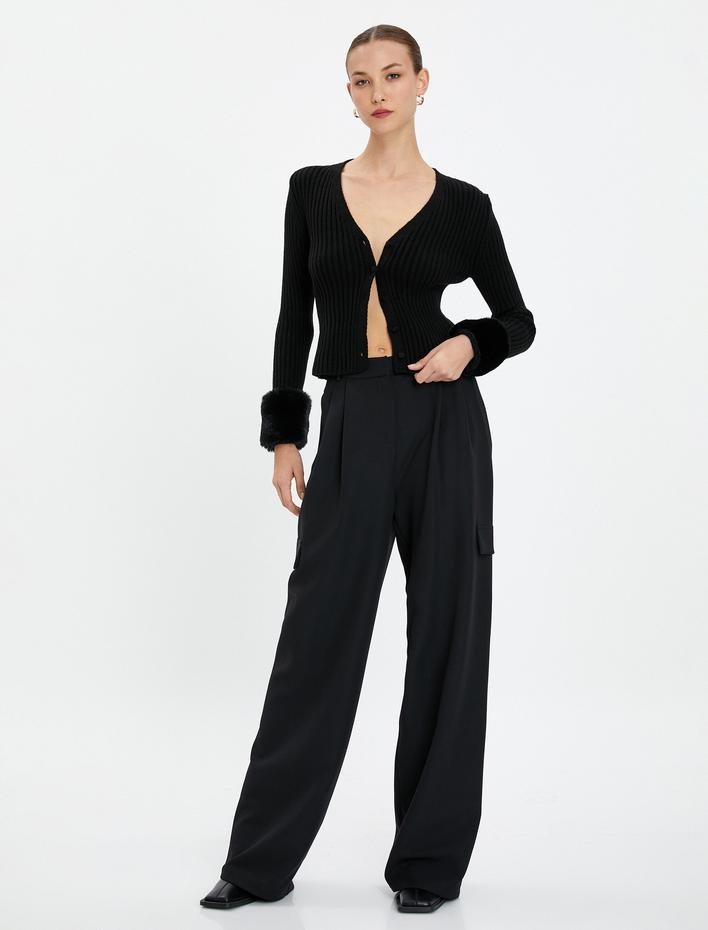  Triko Hırka Suni Kürk Detaylı Düğmeli V Yaka Fitilli