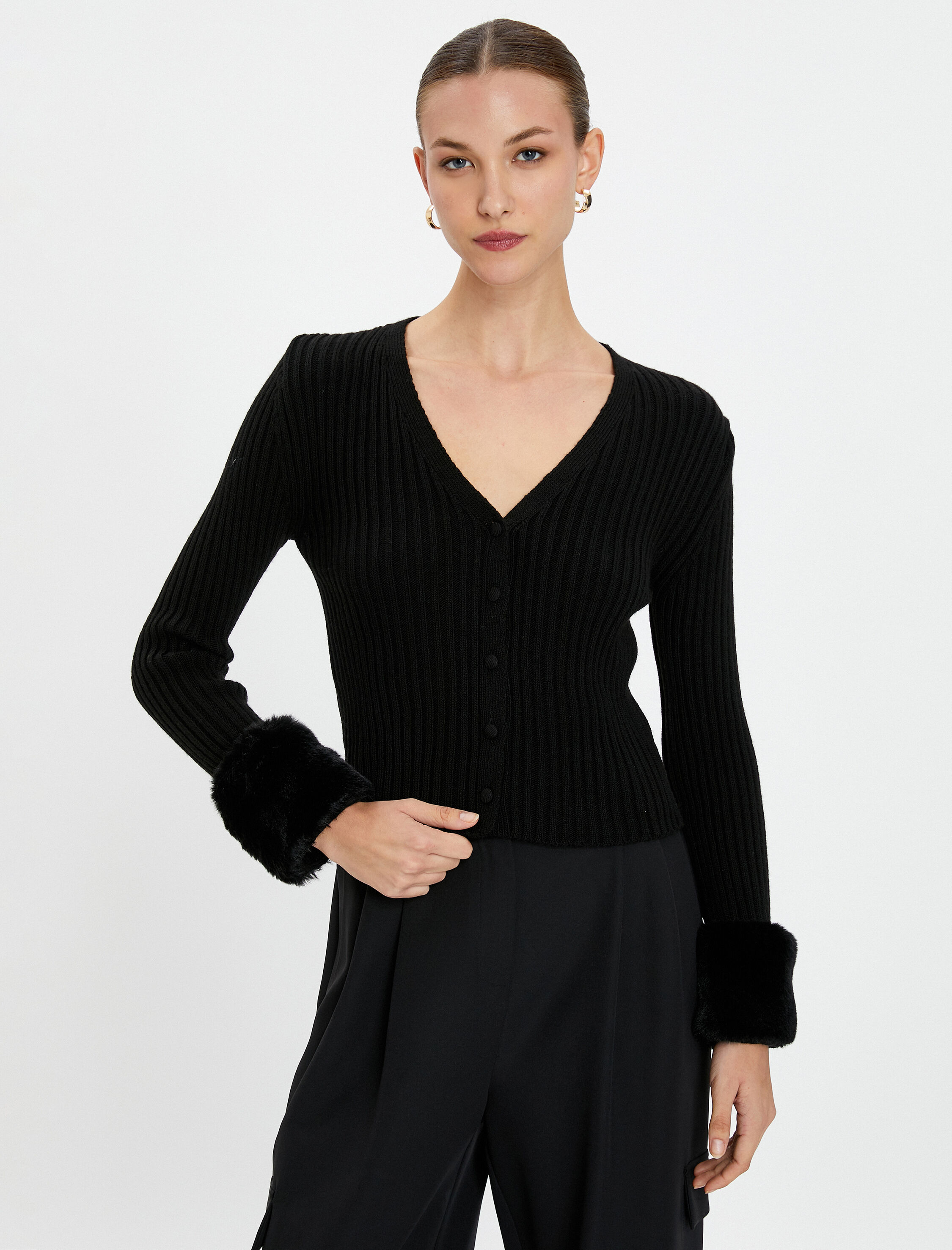   Triko Hırka Suni Kürk Detaylı Düğmeli V Yaka Fitilli