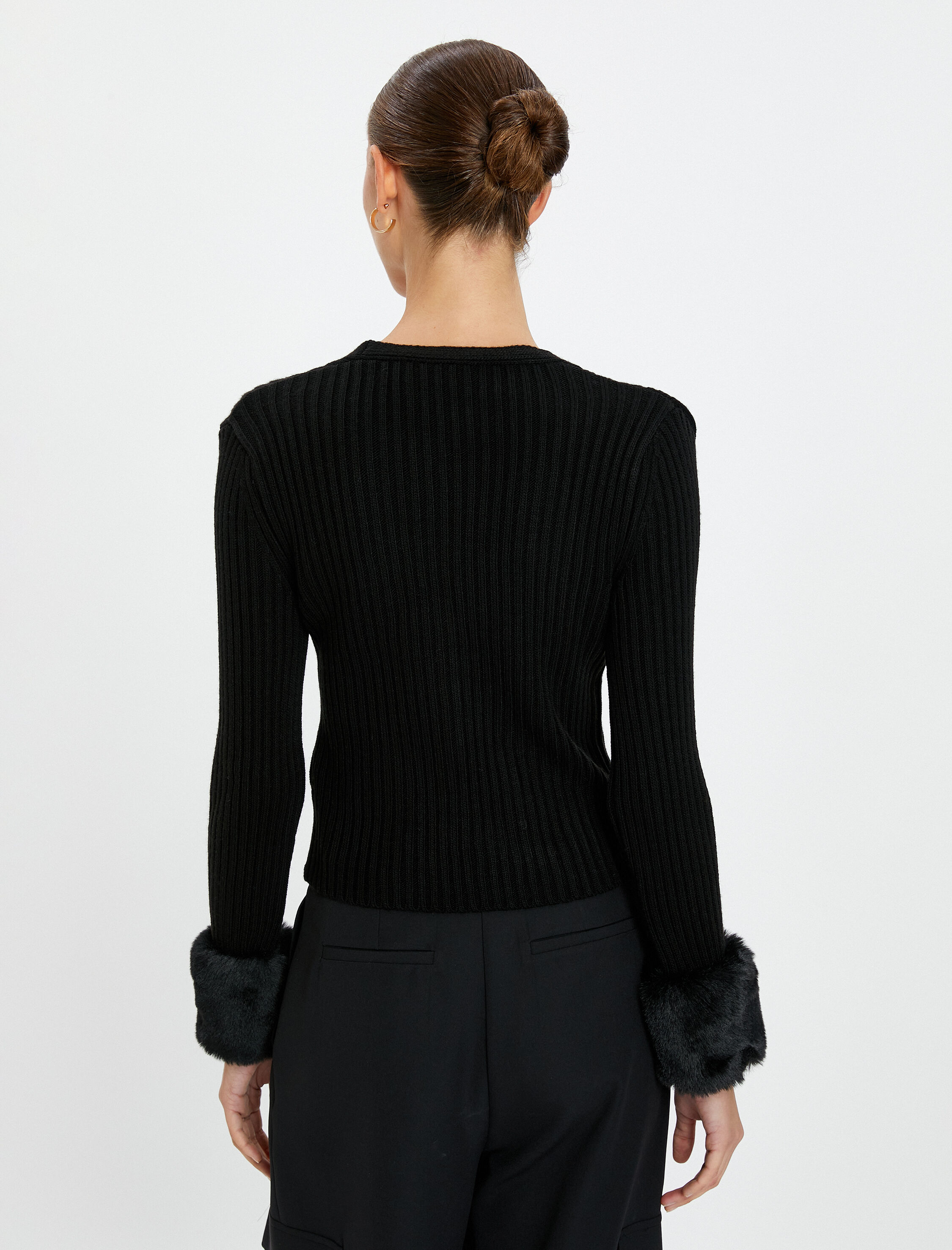   Triko Hırka Suni Kürk Detaylı Düğmeli V Yaka Fitilli