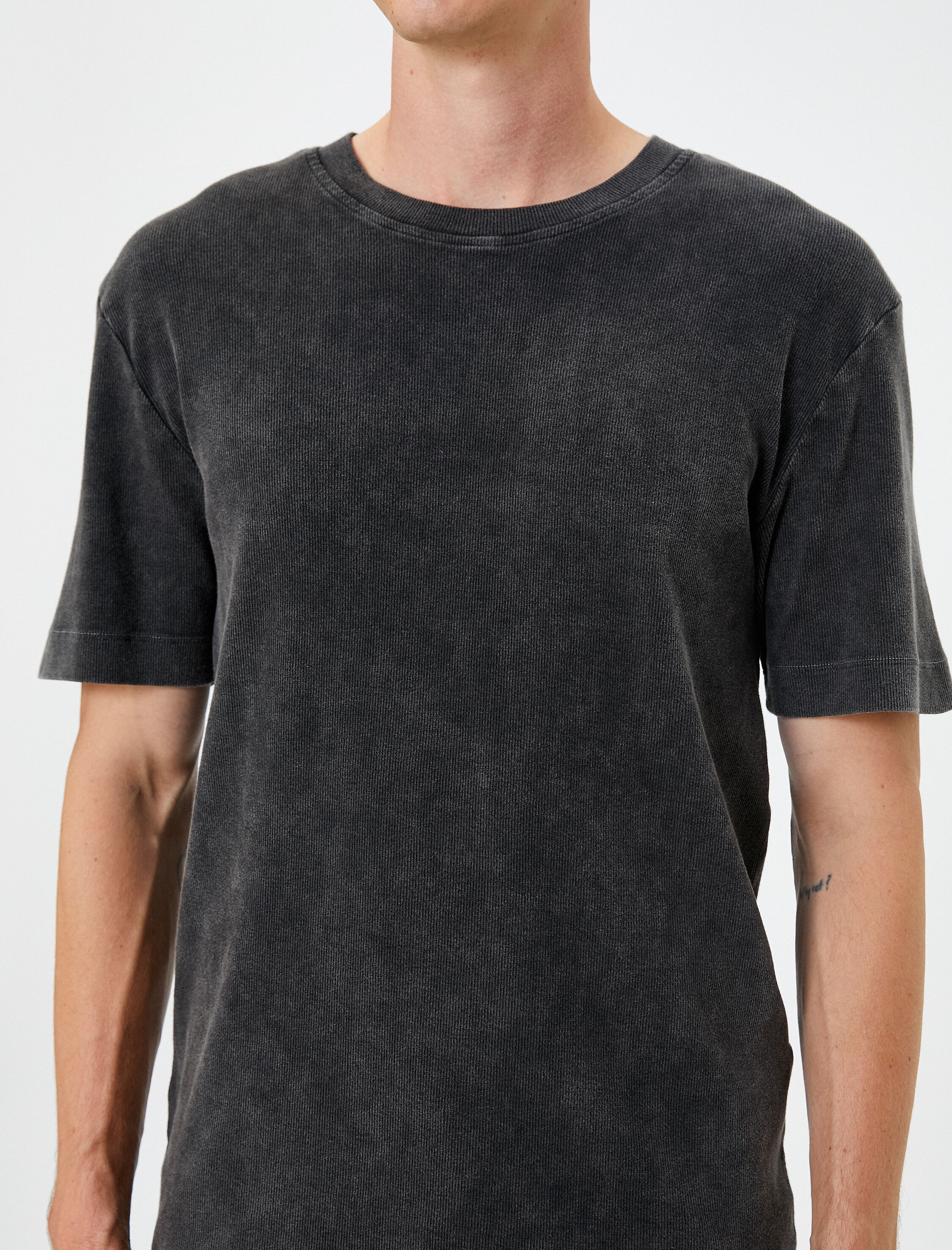   Yıkamalı Tişört Basic Bisiklet Yaka Slim Fit Kısa Kollu