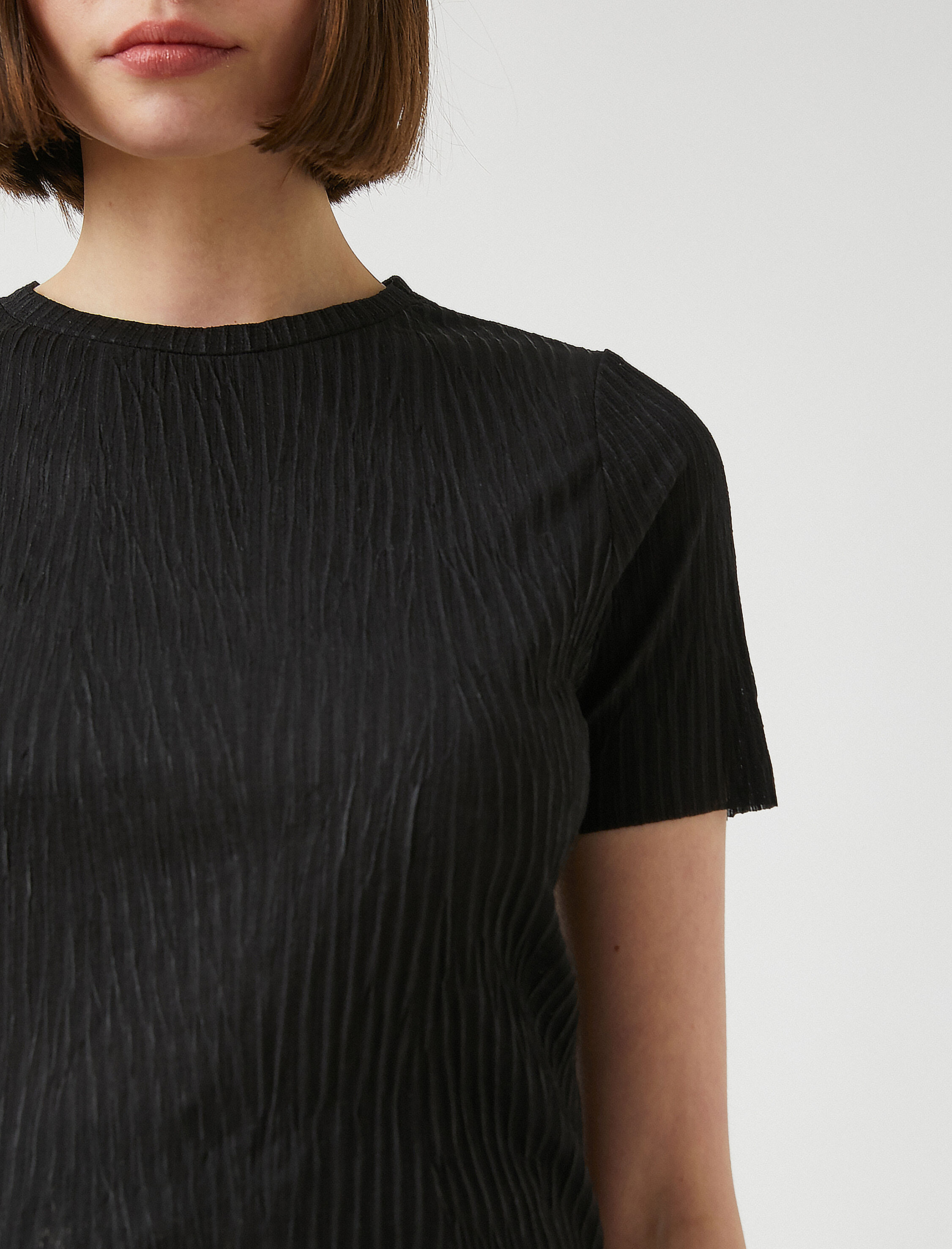   Bisiklet Yaka Kısa Kollu Tişört