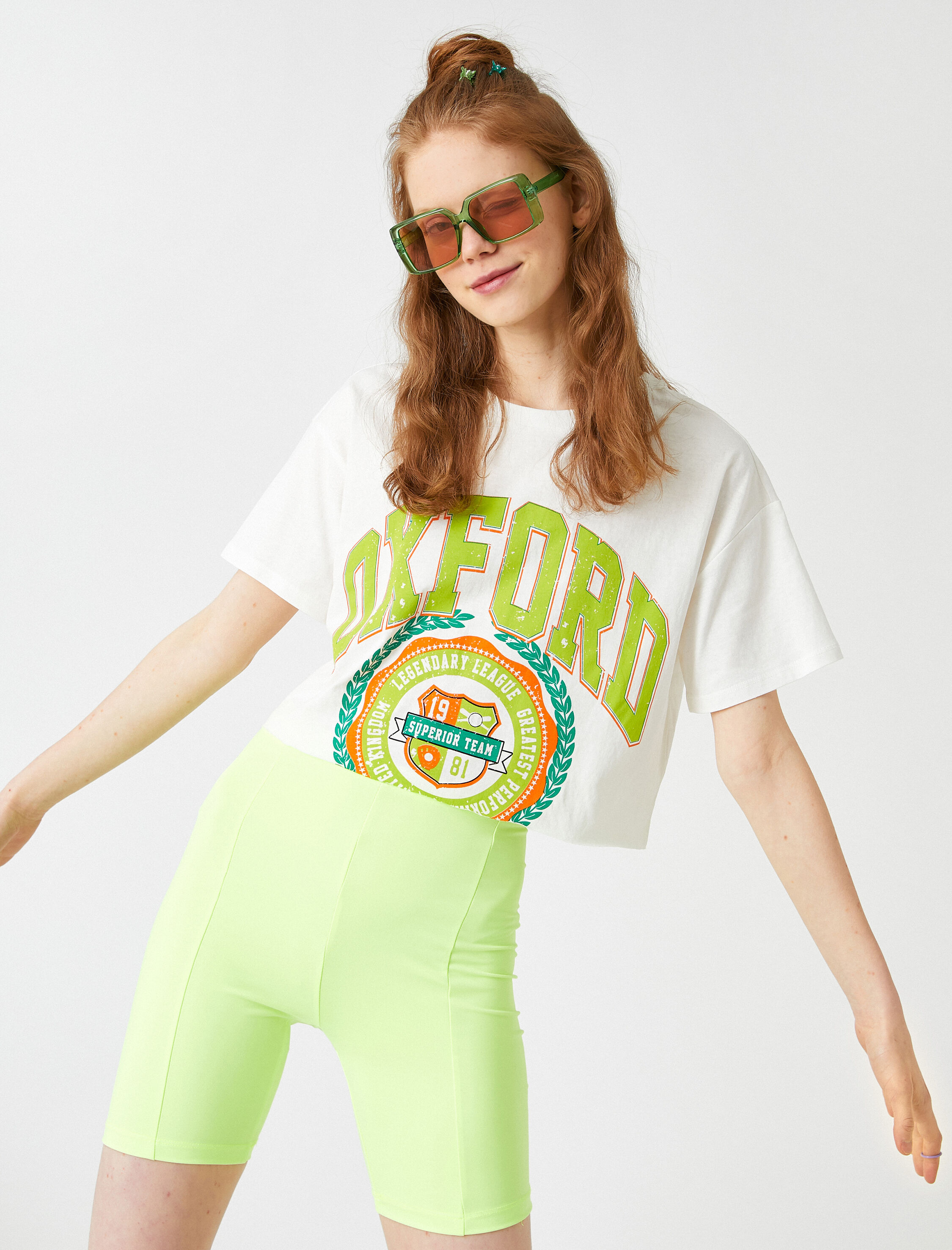   Oversize Kolej Baskılı Kısa Kollu Bisiklet Yaka Crop Tişört