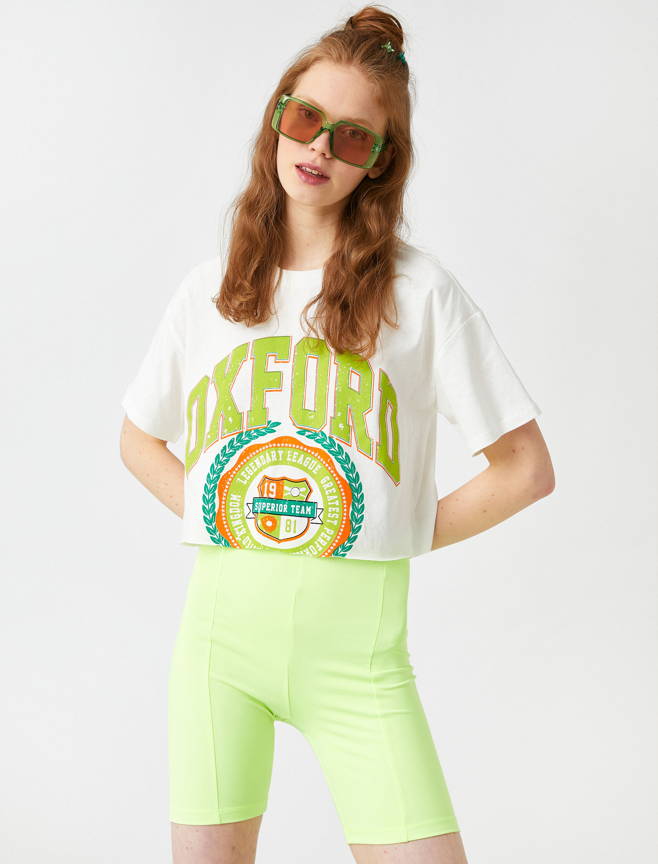   Oversize Kolej Baskılı Kısa Kollu Bisiklet Yaka Crop Tişört