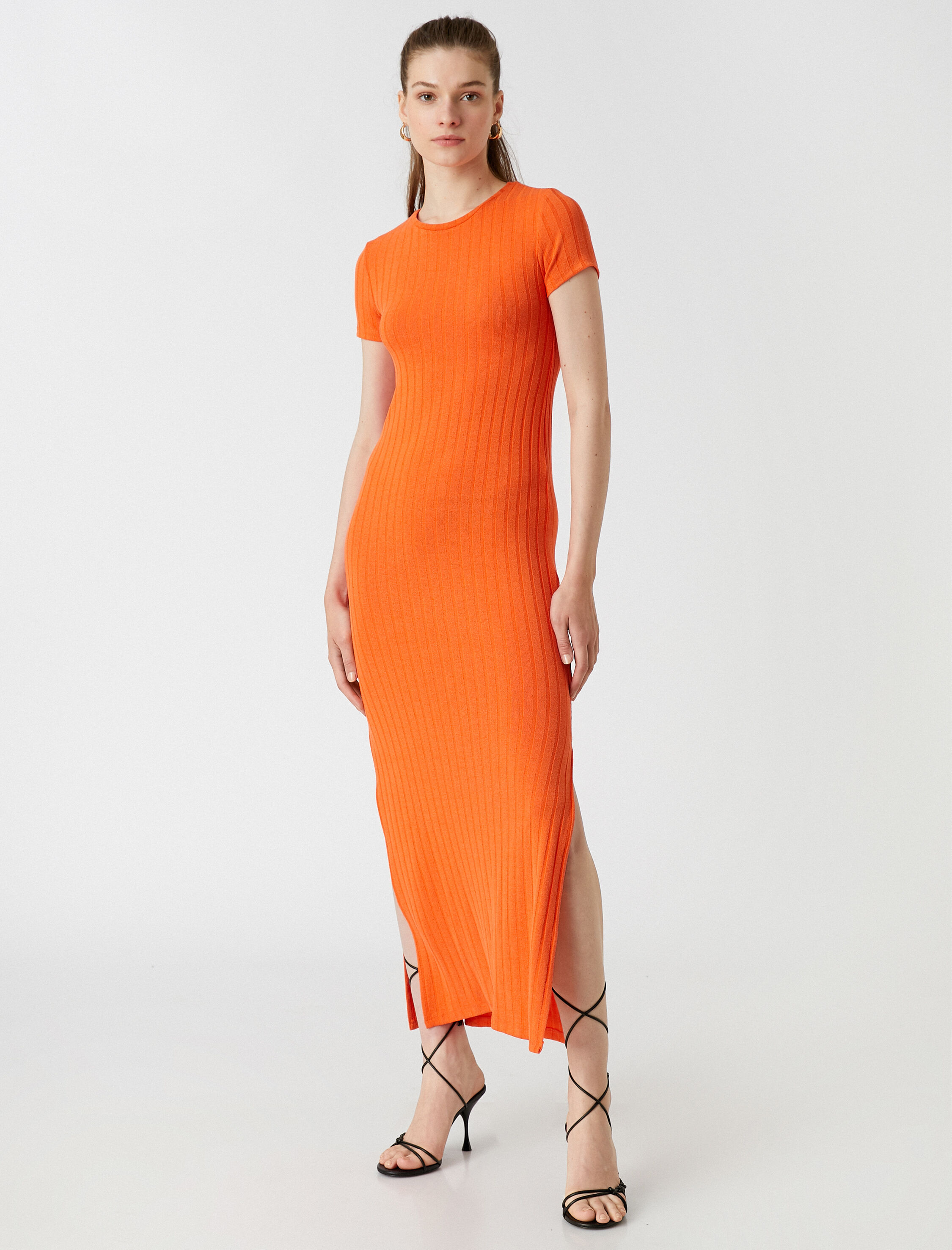   Yırtmaçlı Uzun Elbise Bisiklet Yaka Kısa Kollu