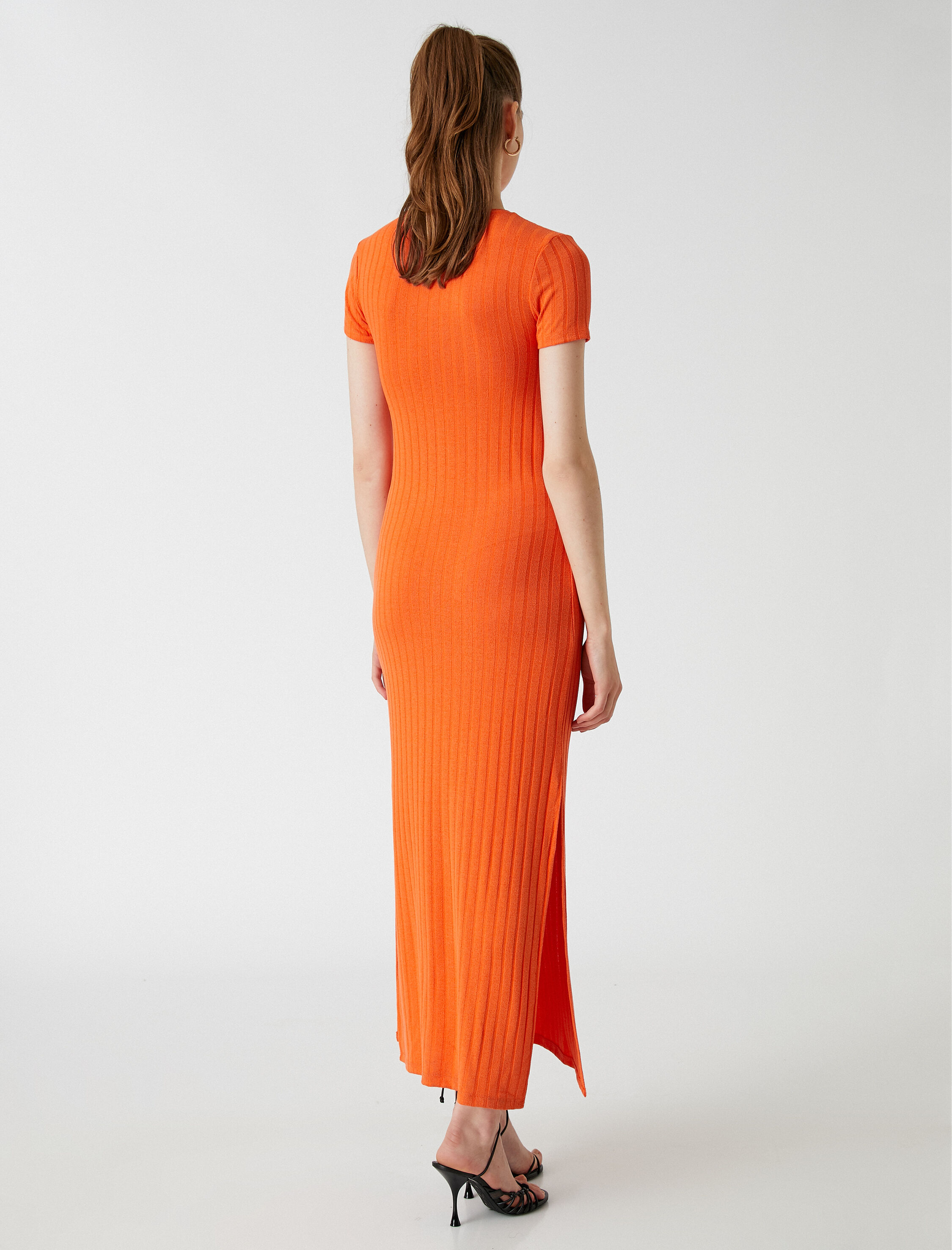   Yırtmaçlı Uzun Elbise Bisiklet Yaka Kısa Kollu