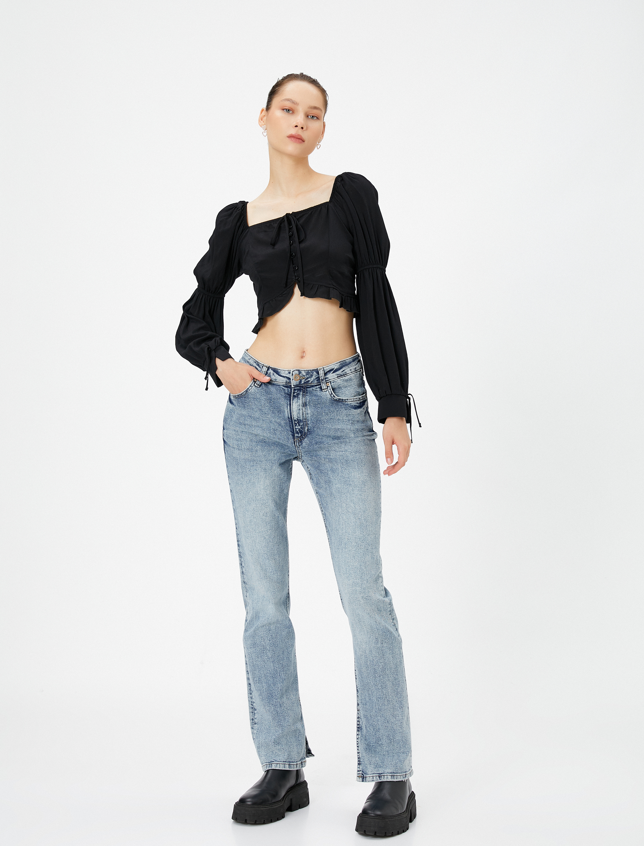   Balon Kol Crop Bluz Fırfırlı U Yaka Bağlamalı Uzun Kollu Viskon