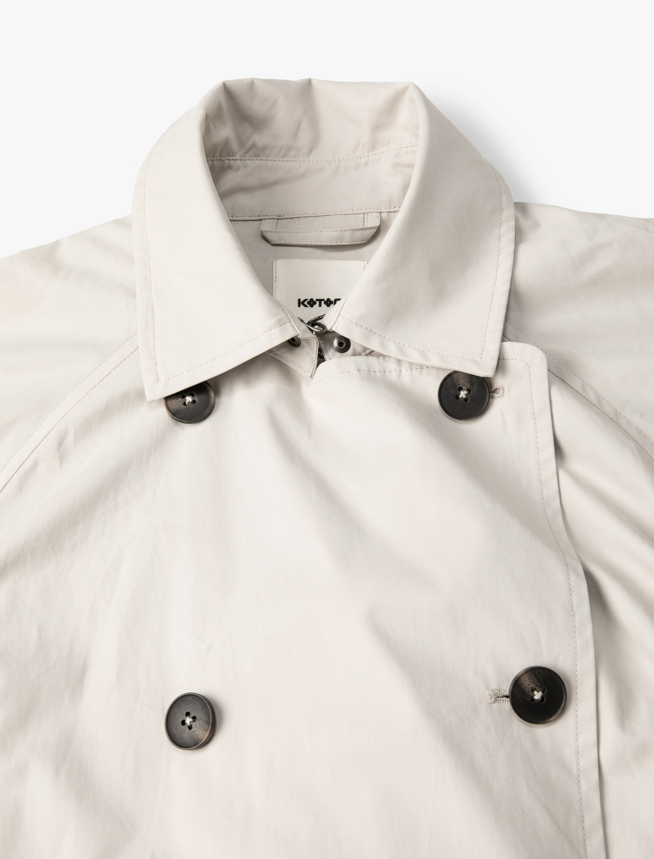 Midi Trençkot Düğmeli Kruvaze Yaka Kemerli Cepli Yırtmaçlı