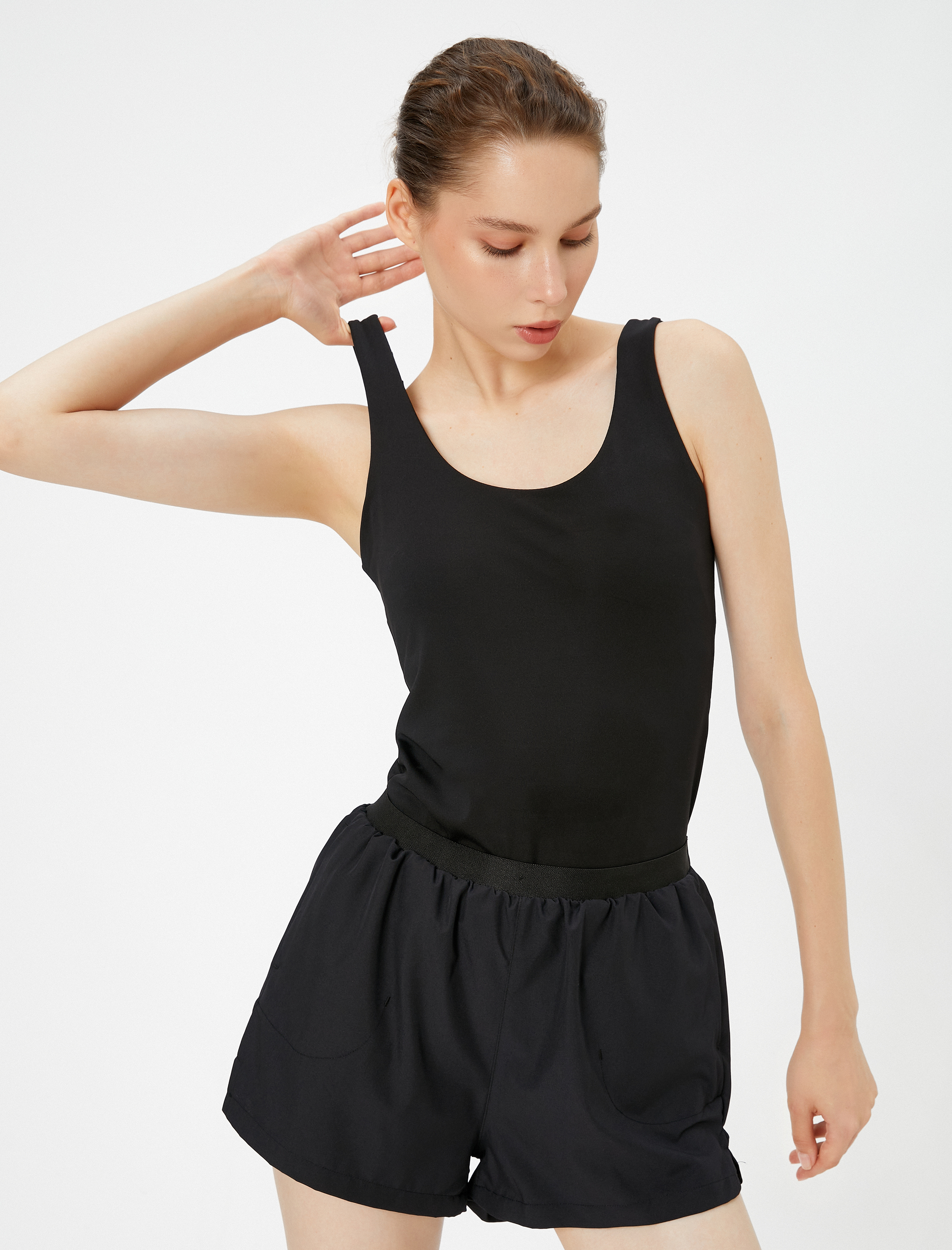   Sporcu Atleti Dar Kalıp Kalın Askılı U Yaka