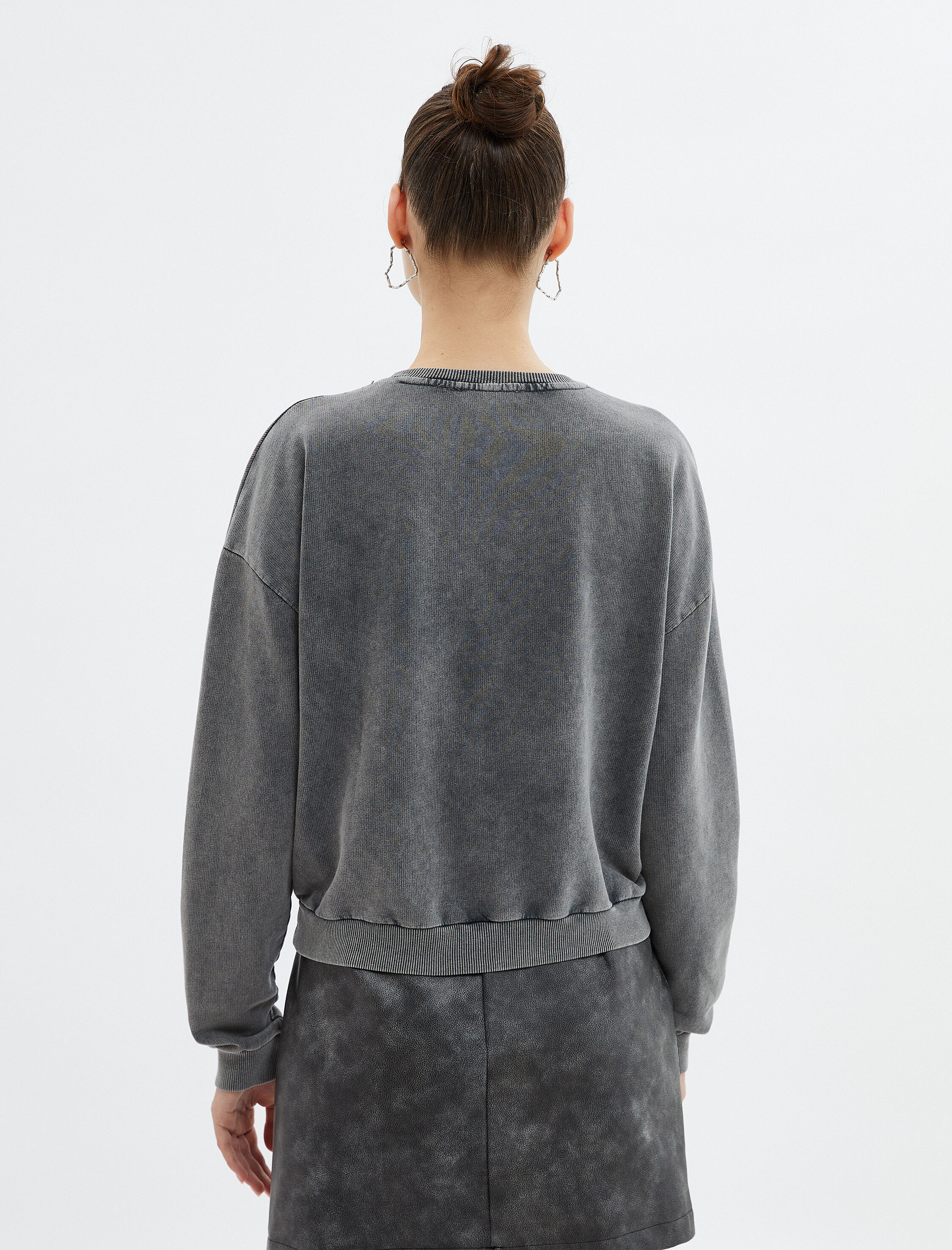   Bisiklet Yaka Sweatshirt Taş Slogan İşlemeli Pamuklu