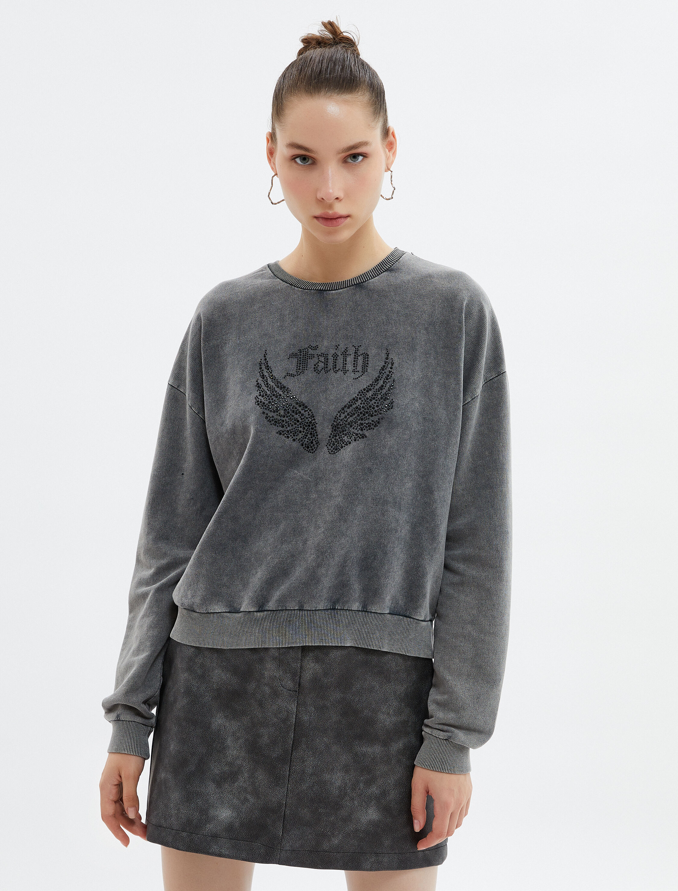   Bisiklet Yaka Sweatshirt Taş Slogan İşlemeli Pamuklu