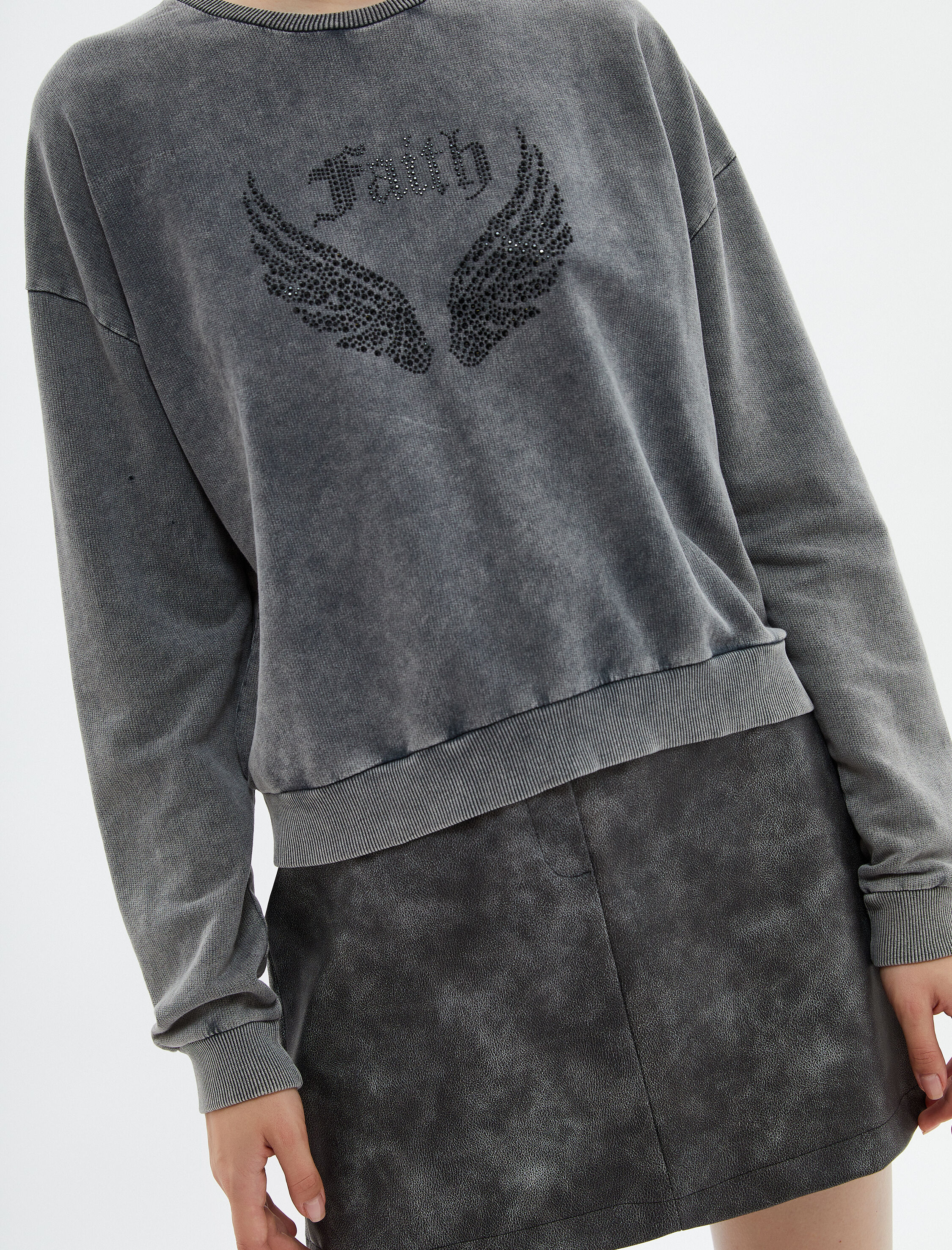   Bisiklet Yaka Sweatshirt Taş Slogan İşlemeli Pamuklu