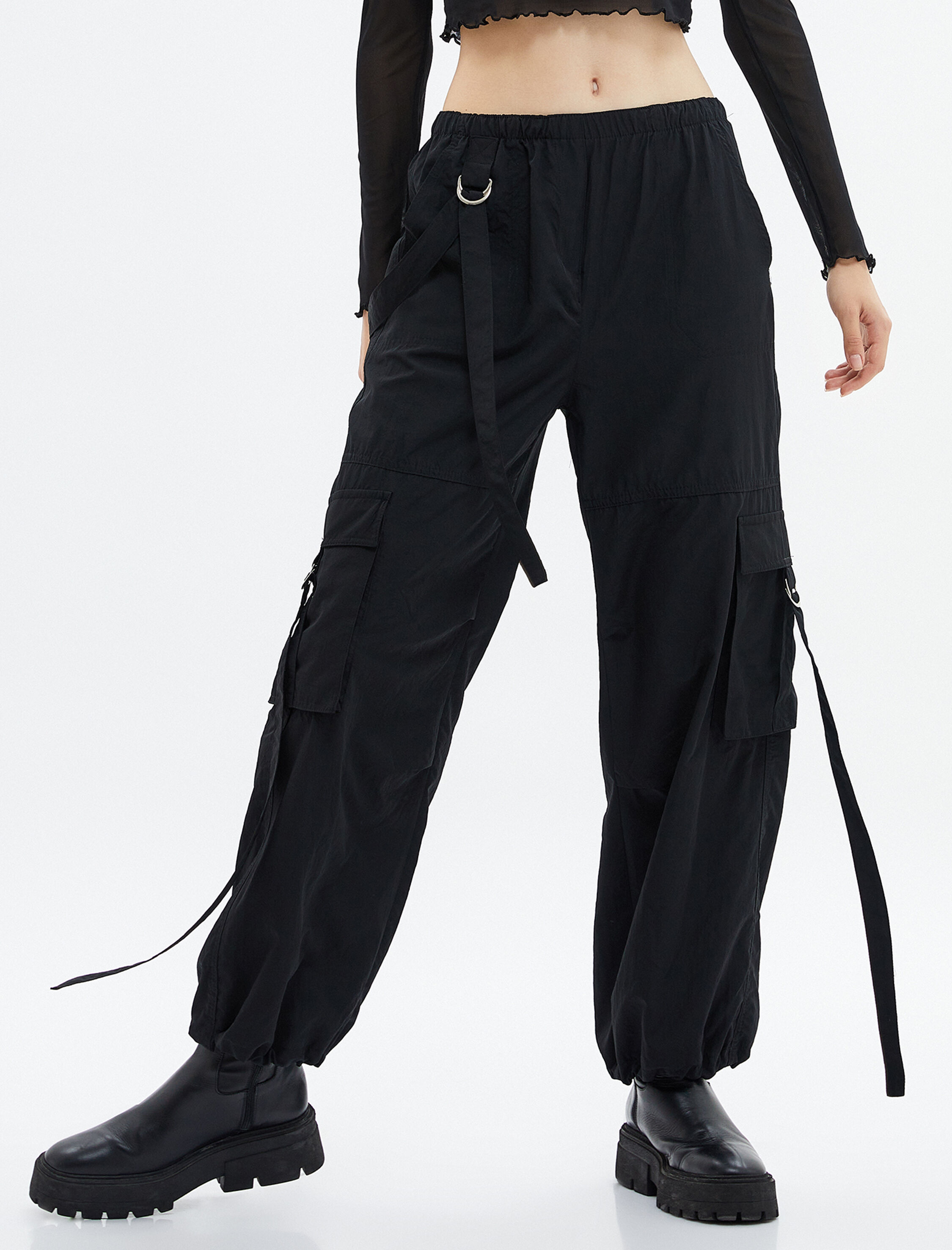   Paraşüt Pantolon Beli Lastikli Yanları Cepli Geniş Paça