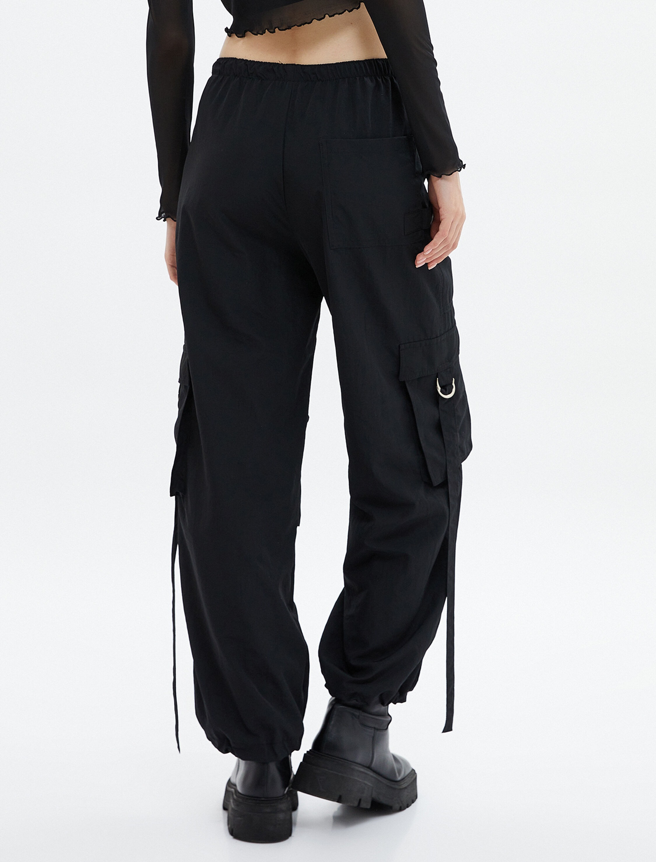   Paraşüt Pantolon Beli Lastikli Yanları Cepli Geniş Paça