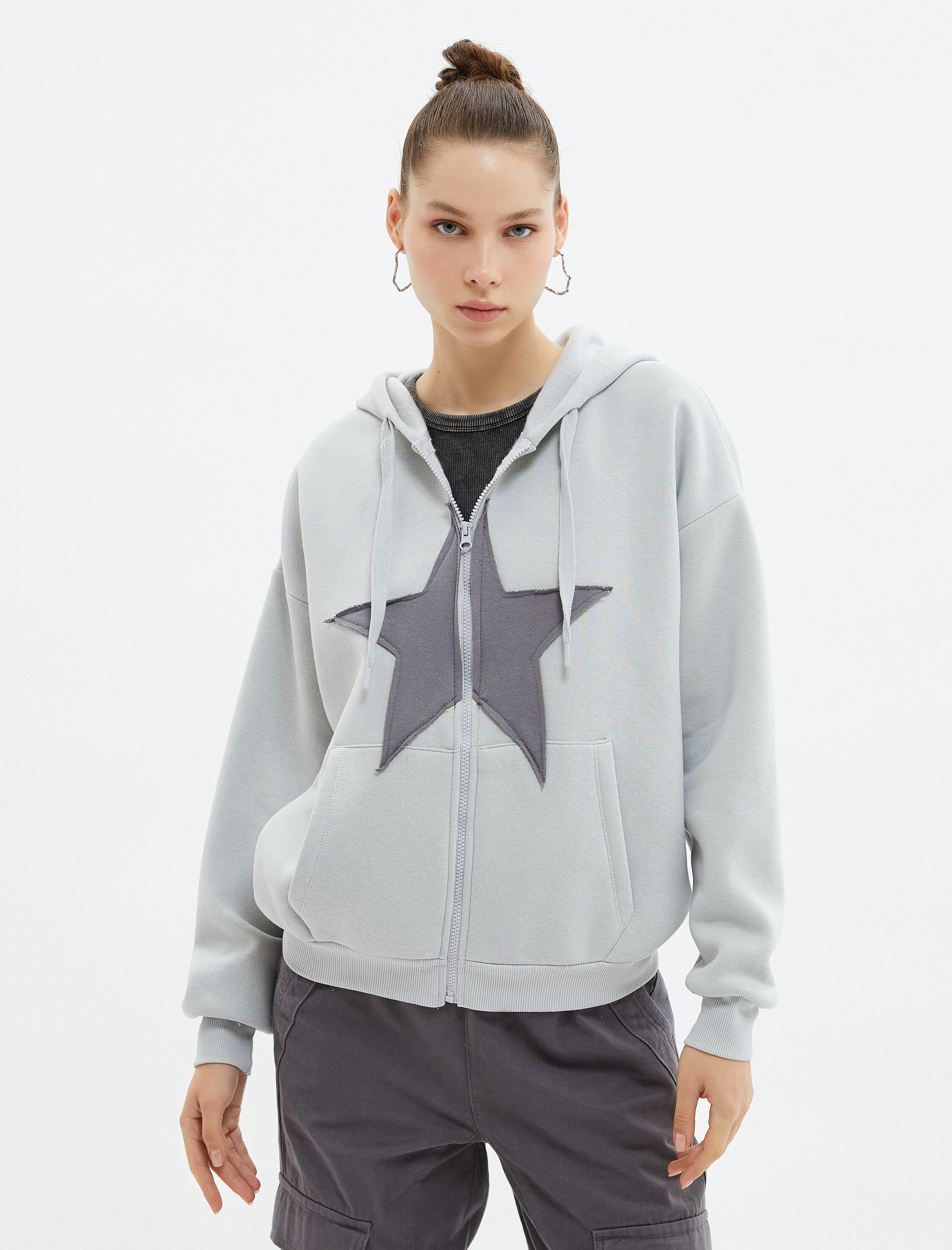 Oversize Fermuarlı Kapşonlu Sweatshirt Şardonlu Yıldız Aplike Detaylı Pamuklu