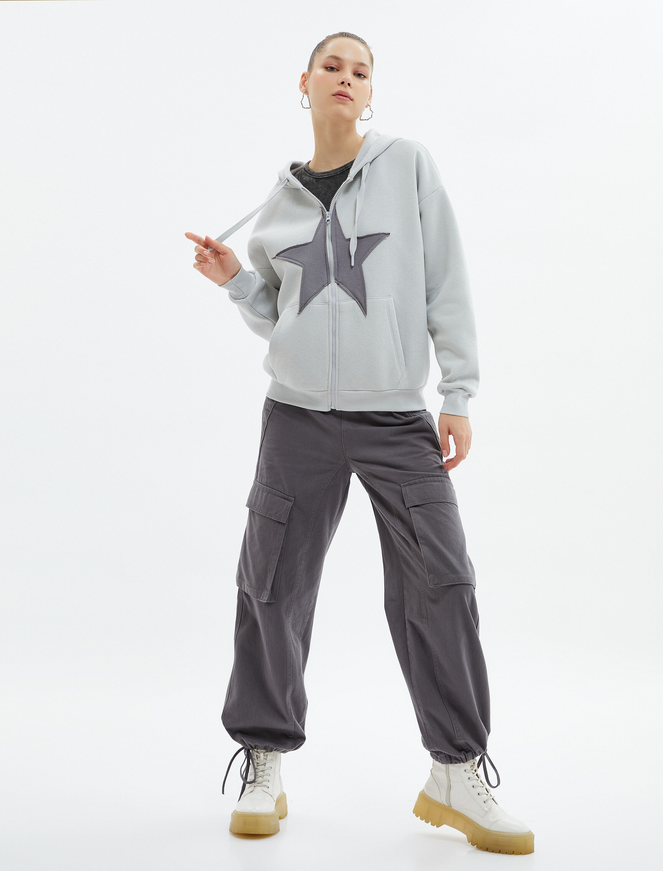 Oversize Fermuarlı Kapşonlu Sweatshirt Şardonlu Yıldız Aplike Detaylı Pamuklu