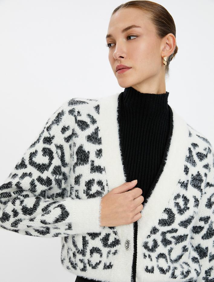  Leopar Desenli Hırka Taşlı Düğmeli V Yaka