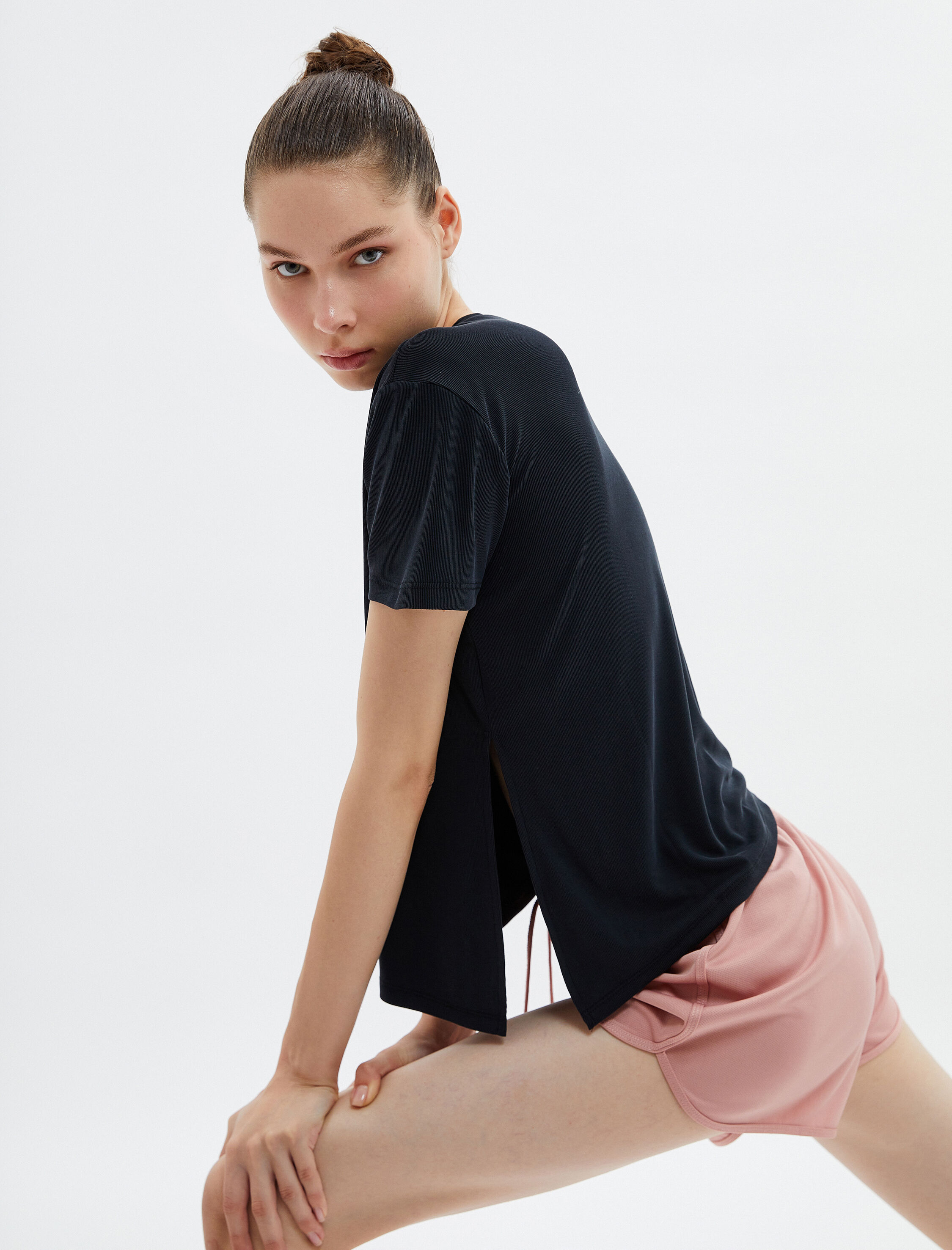   Modal Kumaş Spor Tişört Kısa Kollu Bisiklet Yaka Rahat Kesim Yumuşak Tuşe Dokulu