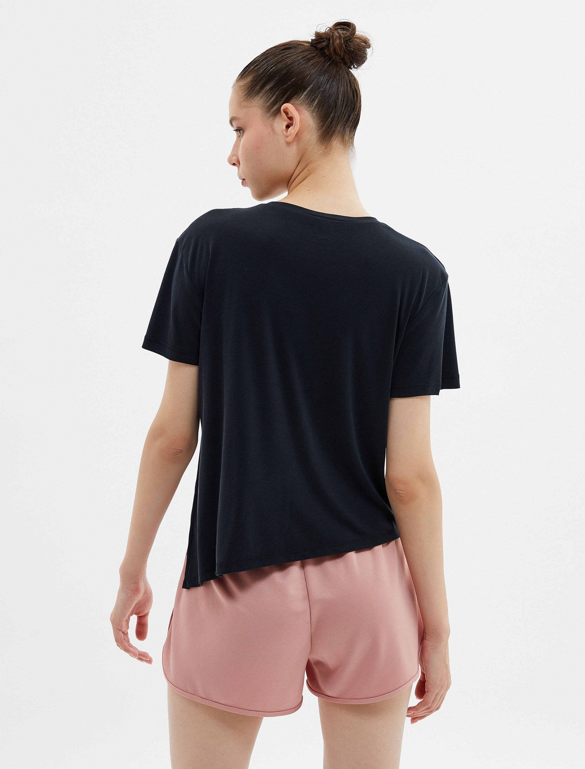   Modal Kumaş Spor Tişört Kısa Kollu Bisiklet Yaka Rahat Kesim Yumuşak Tuşe Dokulu